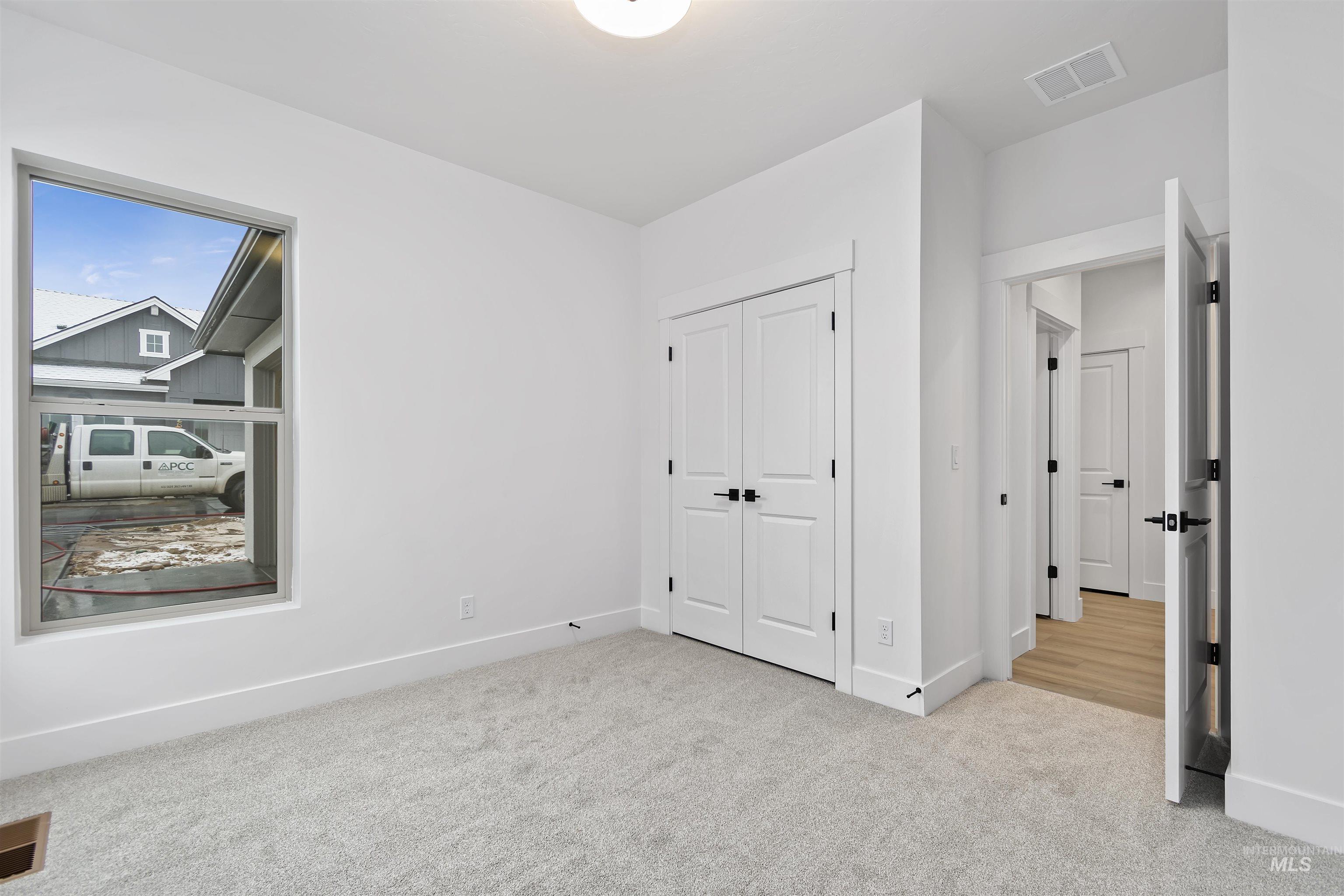 11186 S Corballis Ln., Kuna, Idaho 83634, 3 Bedrooms, 2 Bathrooms, Residential For Sale, Price $484,880,MLS 98974433