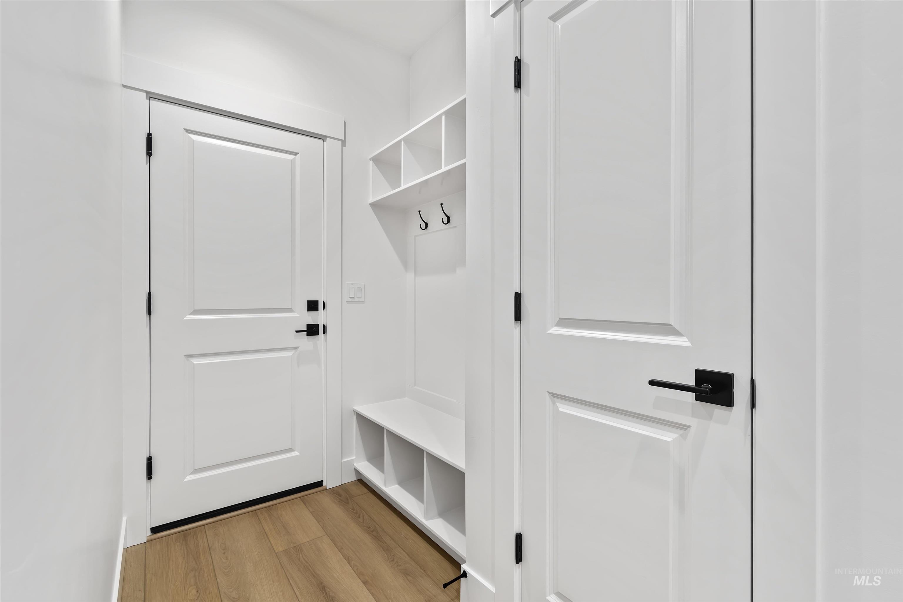 11186 S Corballis Ln., Kuna, Idaho 83634, 3 Bedrooms, 2 Bathrooms, Residential For Sale, Price $484,880,MLS 98974433