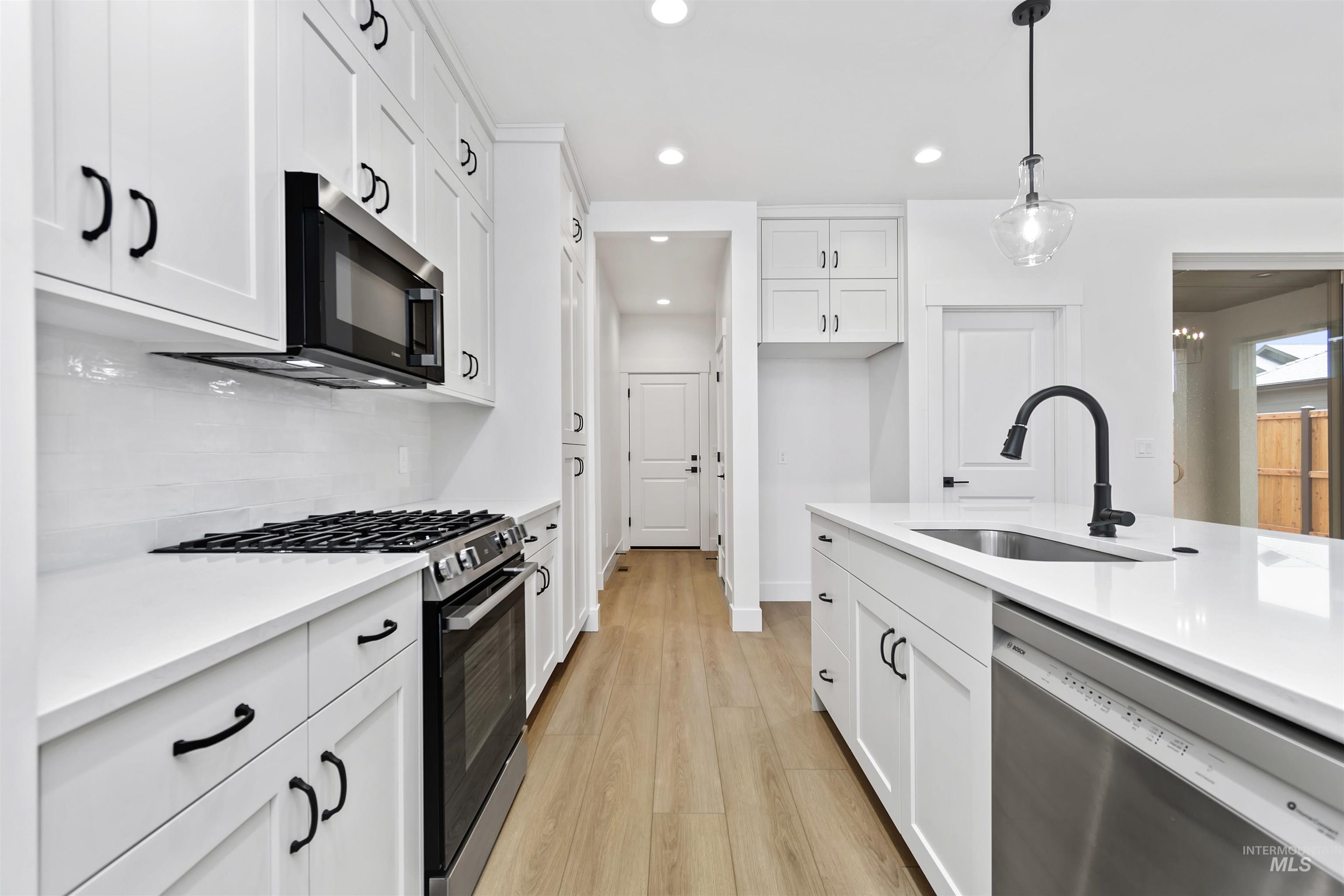 11186 S Corballis Ln., Kuna, Idaho 83634, 3 Bedrooms, 2 Bathrooms, Residential For Sale, Price $484,880,MLS 98974433