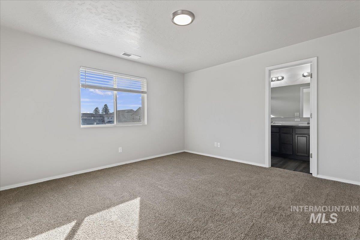 975 W Apple Pine St, Meridian, Idaho 83646-6058, 3 Bedrooms, 2.5 Bathrooms, Residential For Sale, Price $384,990,MLS 98974434