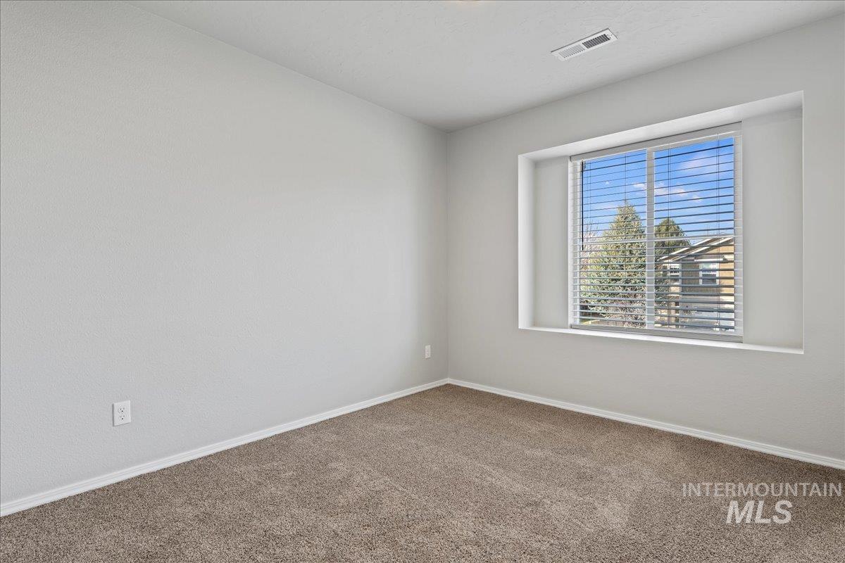 975 W Apple Pine St, Meridian, Idaho 83646-6058, 3 Bedrooms, 2.5 Bathrooms, Residential For Sale, Price $384,990,MLS 98974434