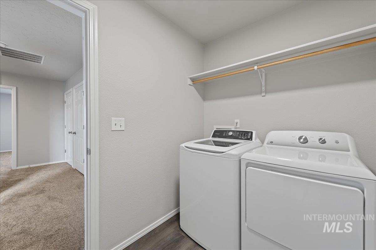 975 W Apple Pine St, Meridian, Idaho 83646-6058, 3 Bedrooms, 2.5 Bathrooms, Residential For Sale, Price $384,990,MLS 98974434