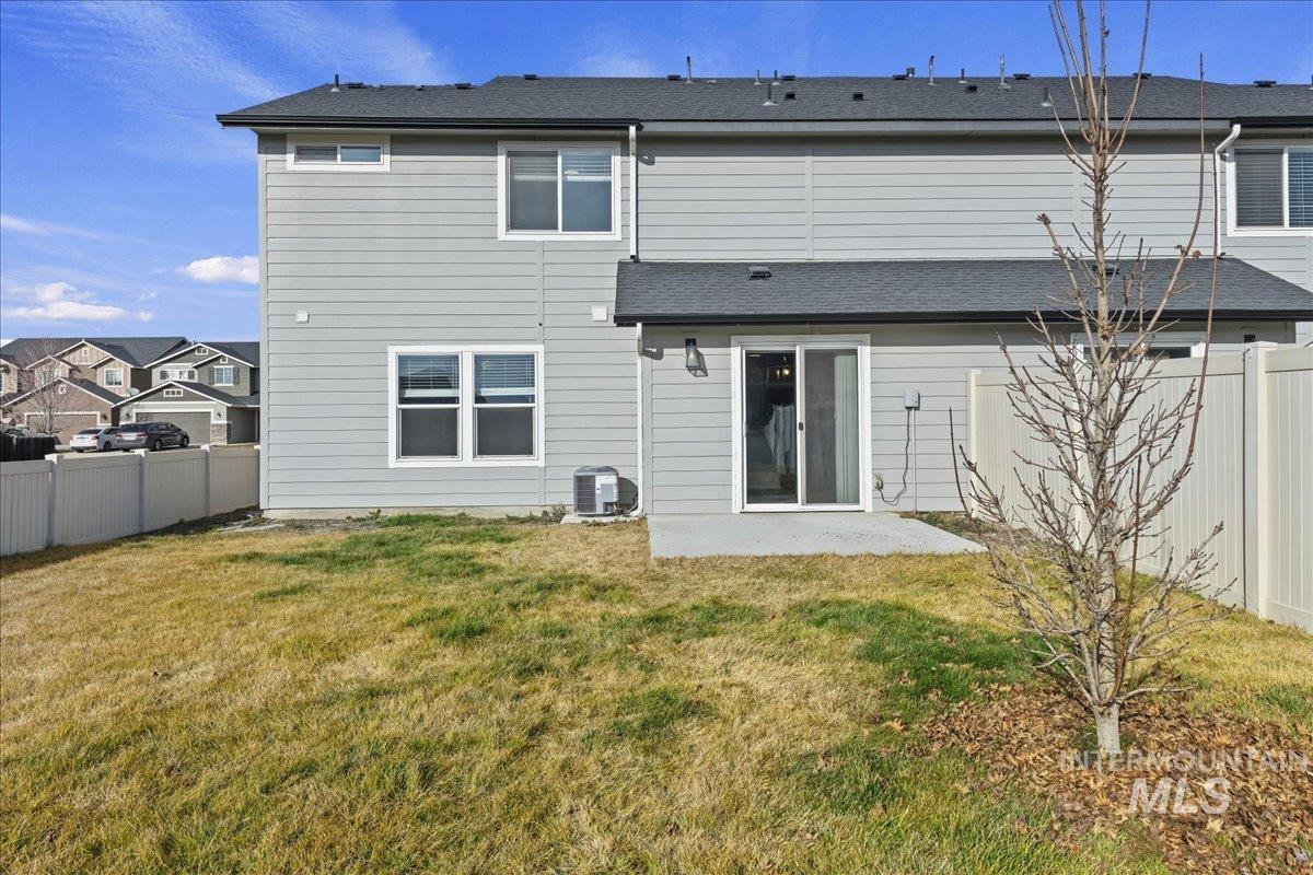 975 W Apple Pine St, Meridian, Idaho 83646-6058, 3 Bedrooms, 2.5 Bathrooms, Residential For Sale, Price $384,990,MLS 98974434