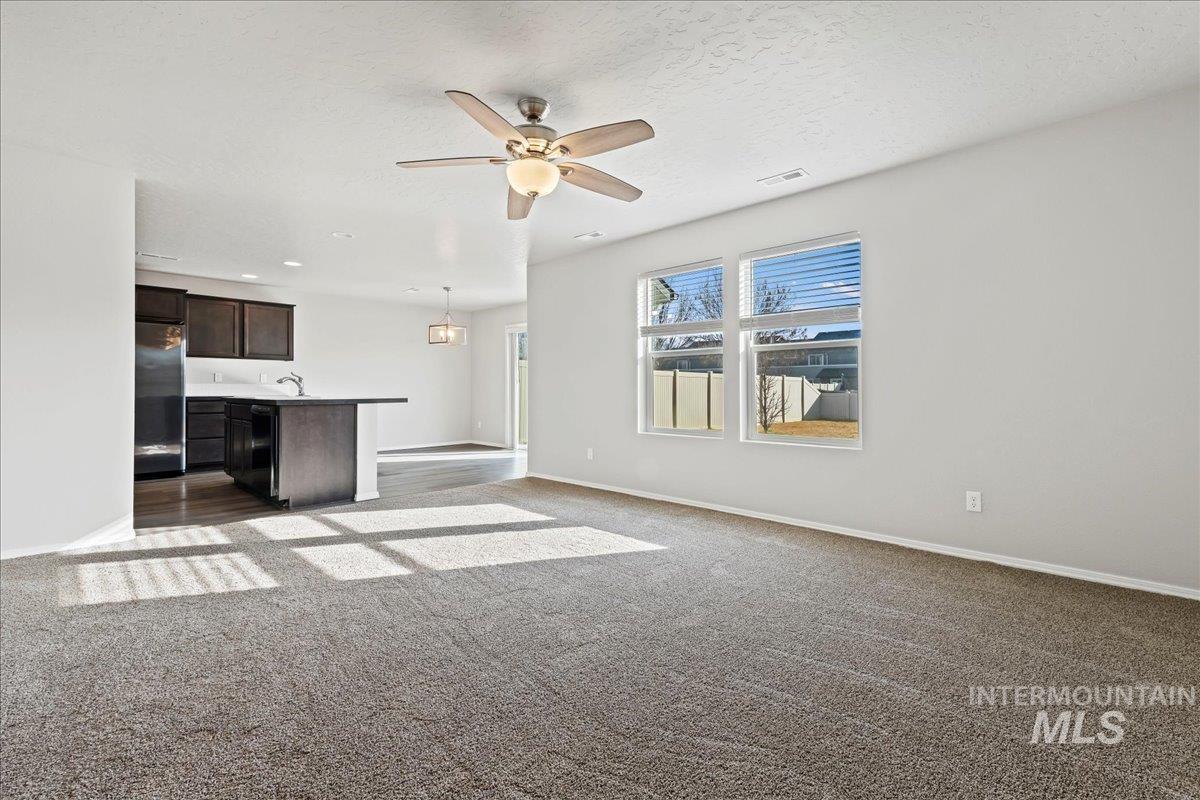 975 W Apple Pine St, Meridian, Idaho 83646-6058, 3 Bedrooms, 2.5 Bathrooms, Residential For Sale, Price $384,990,MLS 98974434