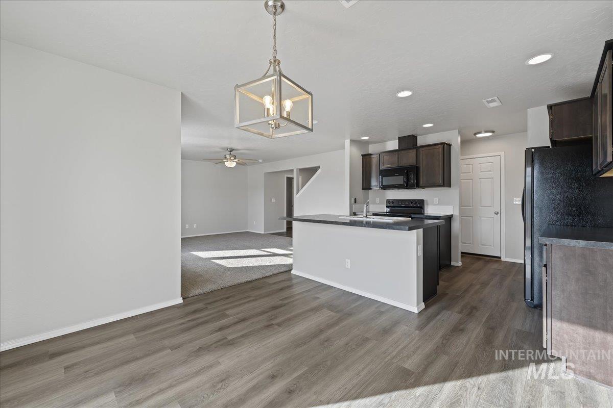 975 W Apple Pine St, Meridian, Idaho 83646-6058, 3 Bedrooms, 2.5 Bathrooms, Residential For Sale, Price $384,990,MLS 98974434