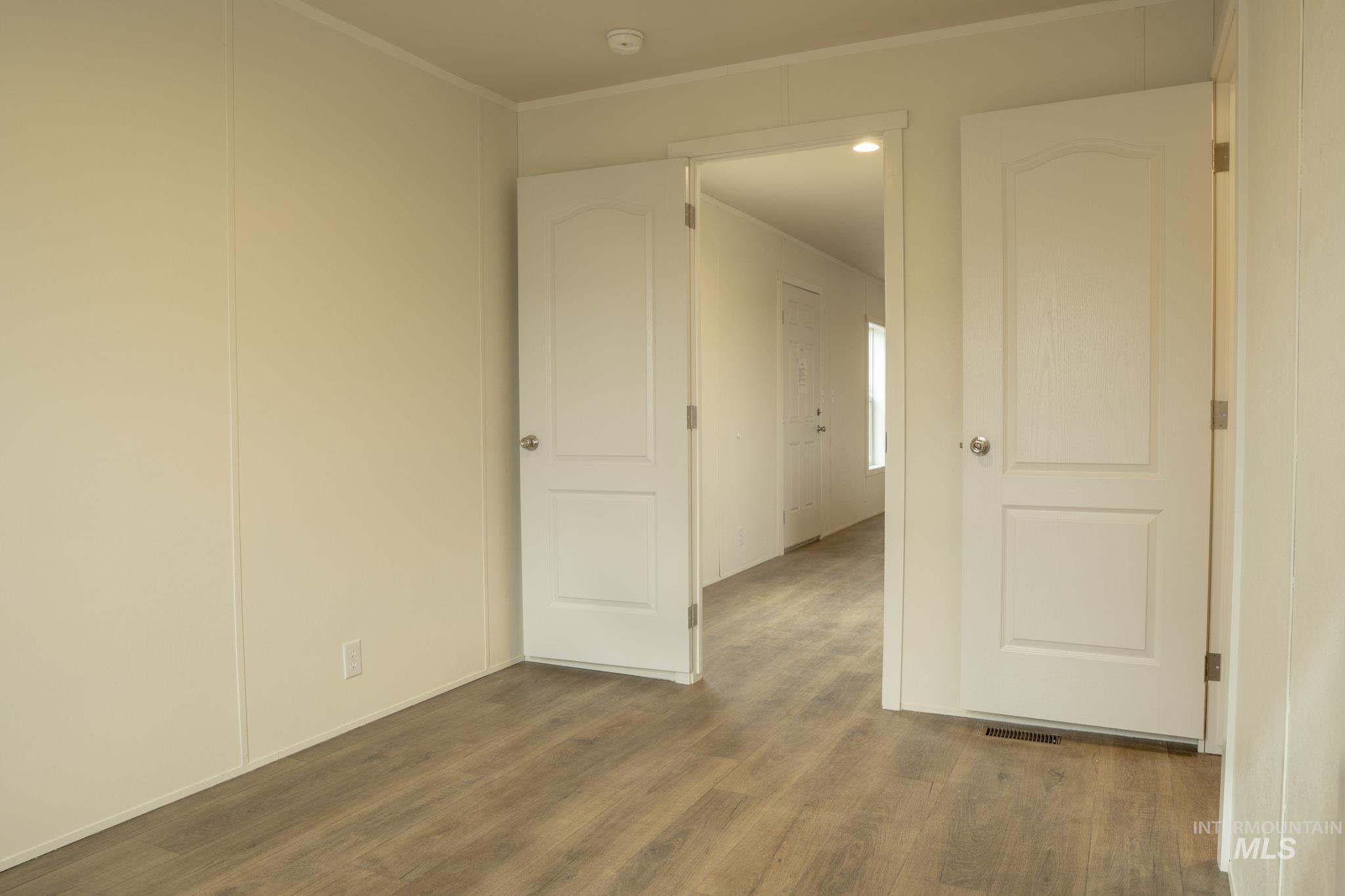 684 SE 10th St, Ontario, Oregon 97914, 3 Bedrooms, 2 Bathrooms, Residential For Sale, Price $125,000,MLS 98974435