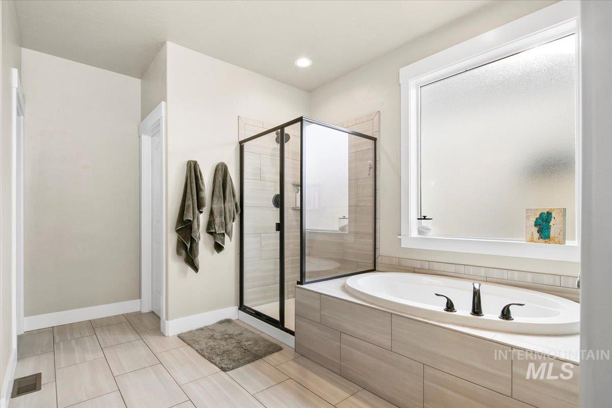 20557 N Glenisla Avenue, Boise, Idaho 83714, 3 Bedrooms, 2 Bathrooms, Residential For Sale, Price $579,999, 98974436