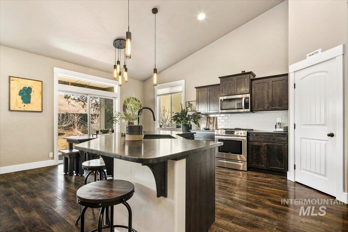 20557 N Glenisla Avenue, Boise, Idaho 83714, 3 Bedrooms, 2 Bathrooms, Residential For Sale, Price $579,999, 98974436