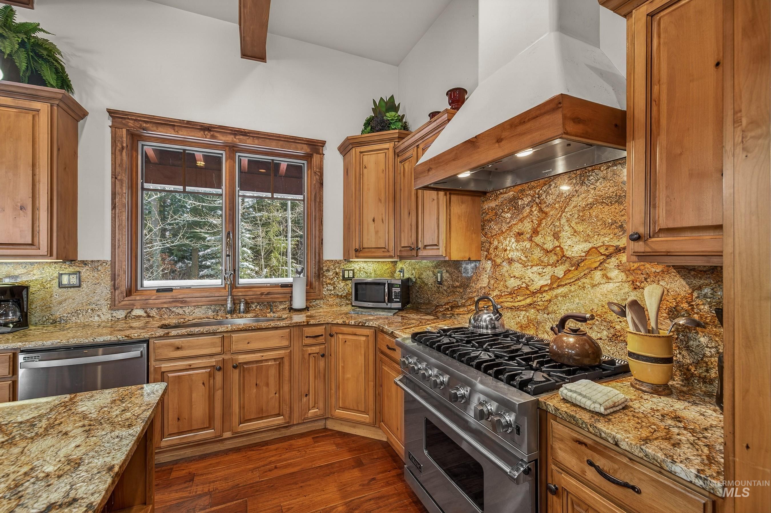 24 Steelhead Court, Donnelly, Idaho 83615, 4 Bedrooms, 4.5 Bathrooms, Residential For Sale, Price $2,388,000,MLS 98974438