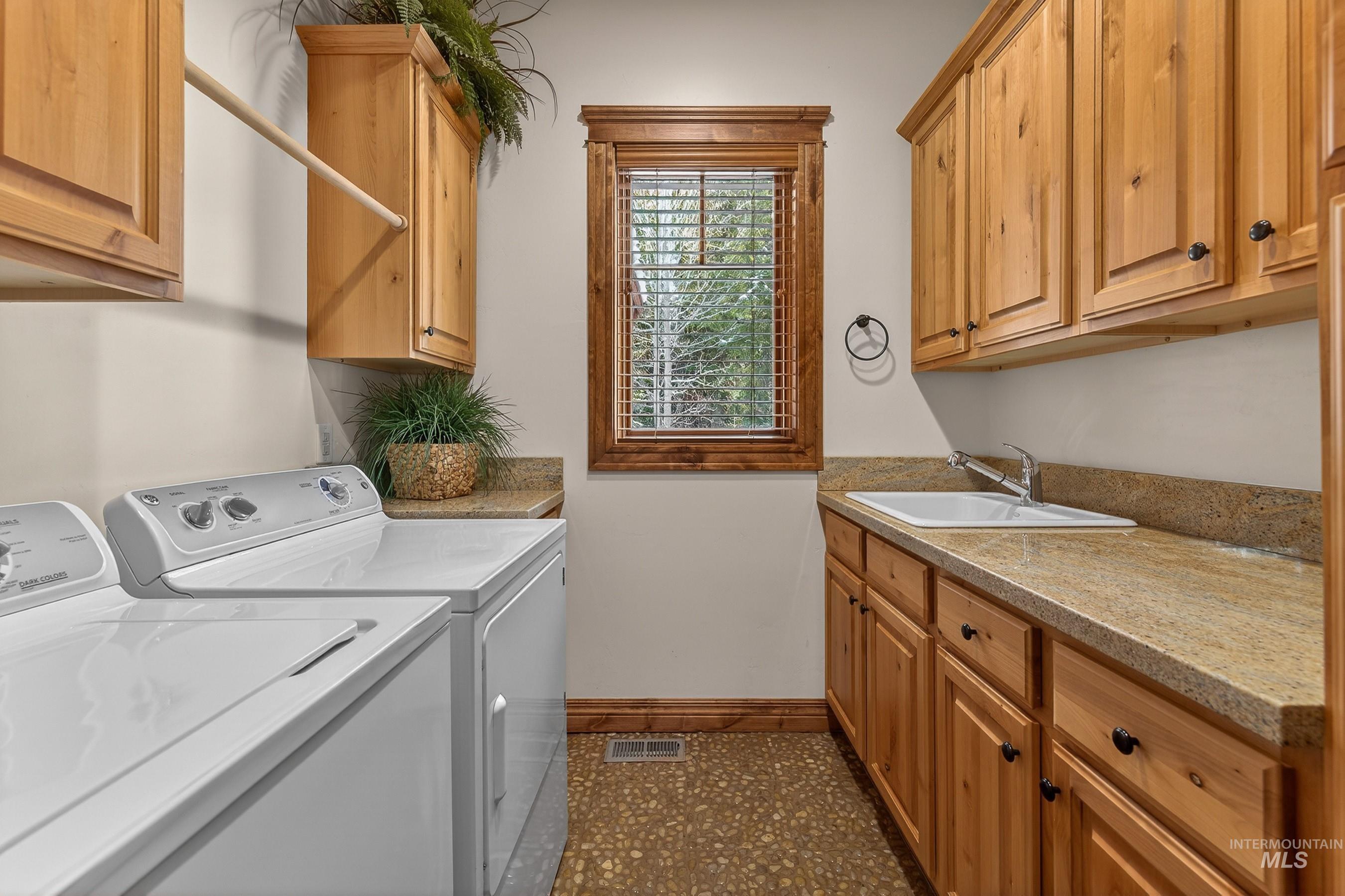 24 Steelhead Court, Donnelly, Idaho 83615, 4 Bedrooms, 4.5 Bathrooms, Residential For Sale, Price $2,388,000,MLS 98974438