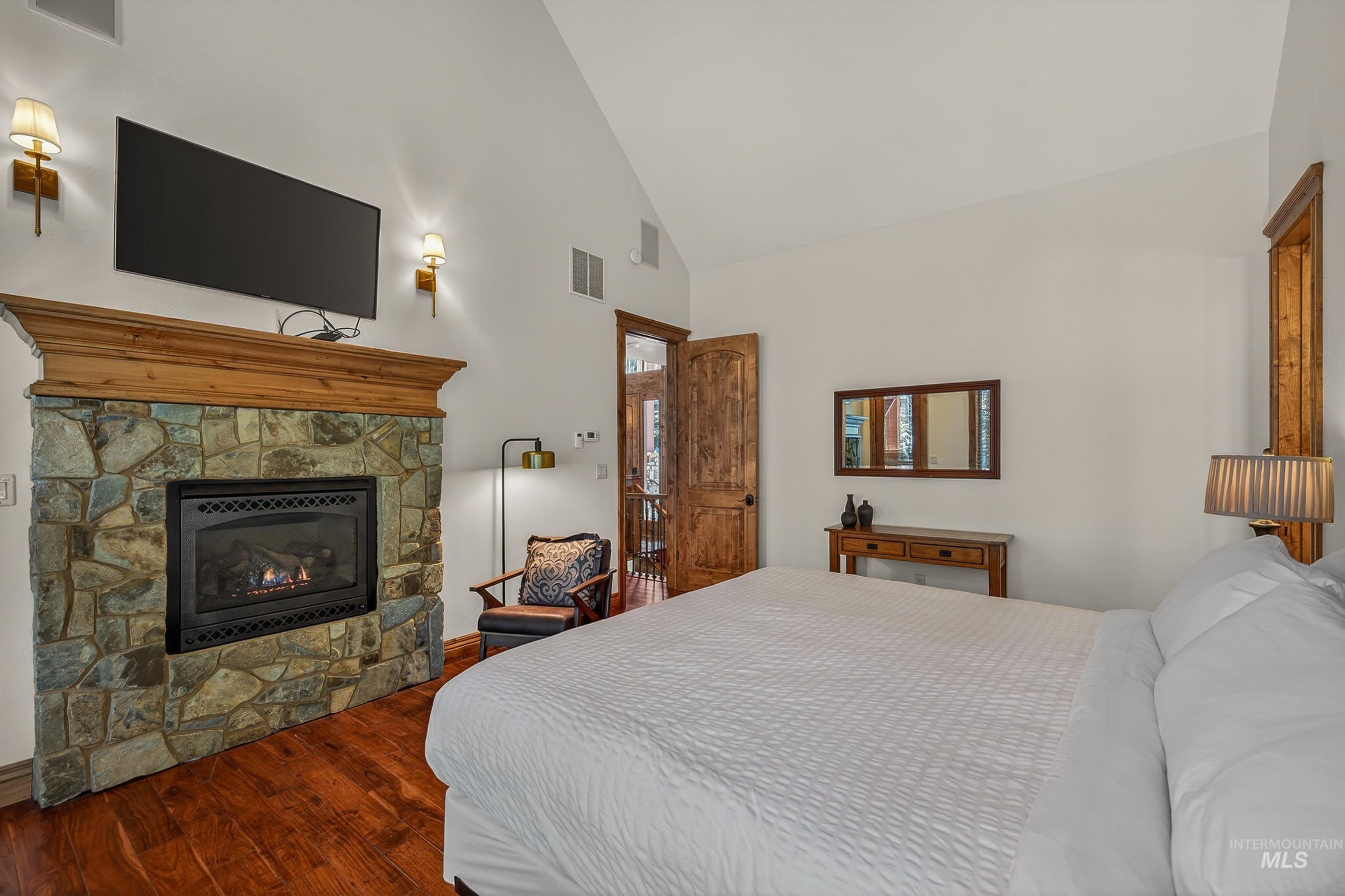 24 Steelhead Court, Donnelly, Idaho 83615, 4 Bedrooms, 4.5 Bathrooms, Residential For Sale, Price $2,388,000,MLS 98974438