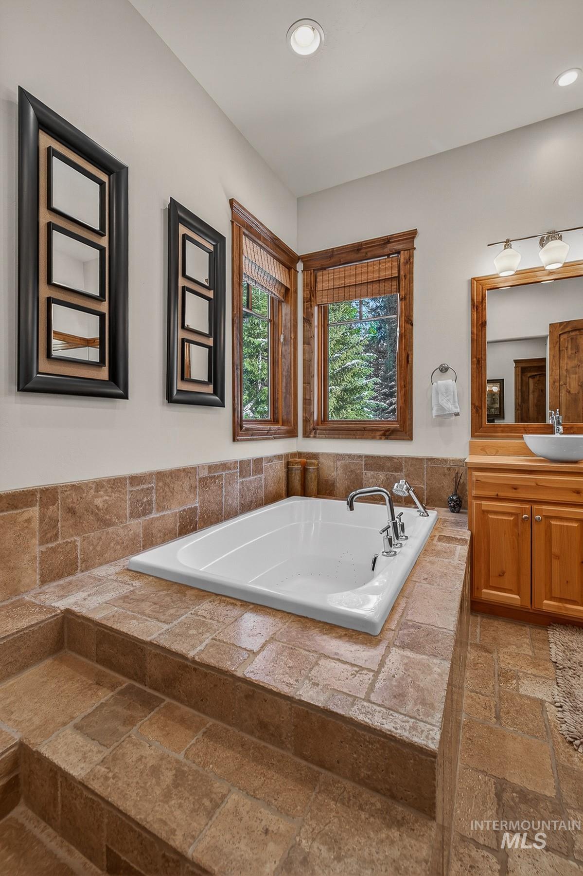 24 Steelhead Court, Donnelly, Idaho 83615, 4 Bedrooms, 4.5 Bathrooms, Residential For Sale, Price $2,388,000,MLS 98974438