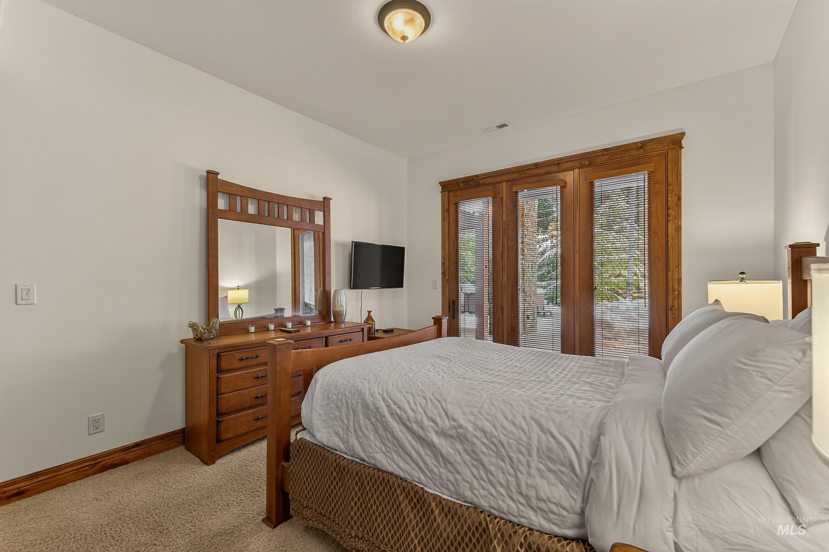 24 Steelhead Court, Donnelly, Idaho 83615, 4 Bedrooms, 4.5 Bathrooms, Residential For Sale, Price $2,388,000,MLS 98974438