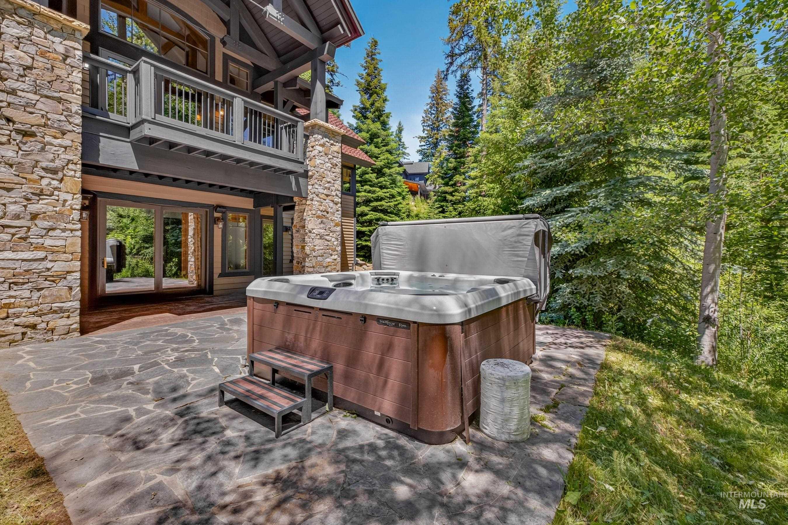 24 Steelhead Court, Donnelly, Idaho 83615, 4 Bedrooms, 4.5 Bathrooms, Residential For Sale, Price $2,388,000,MLS 98974438