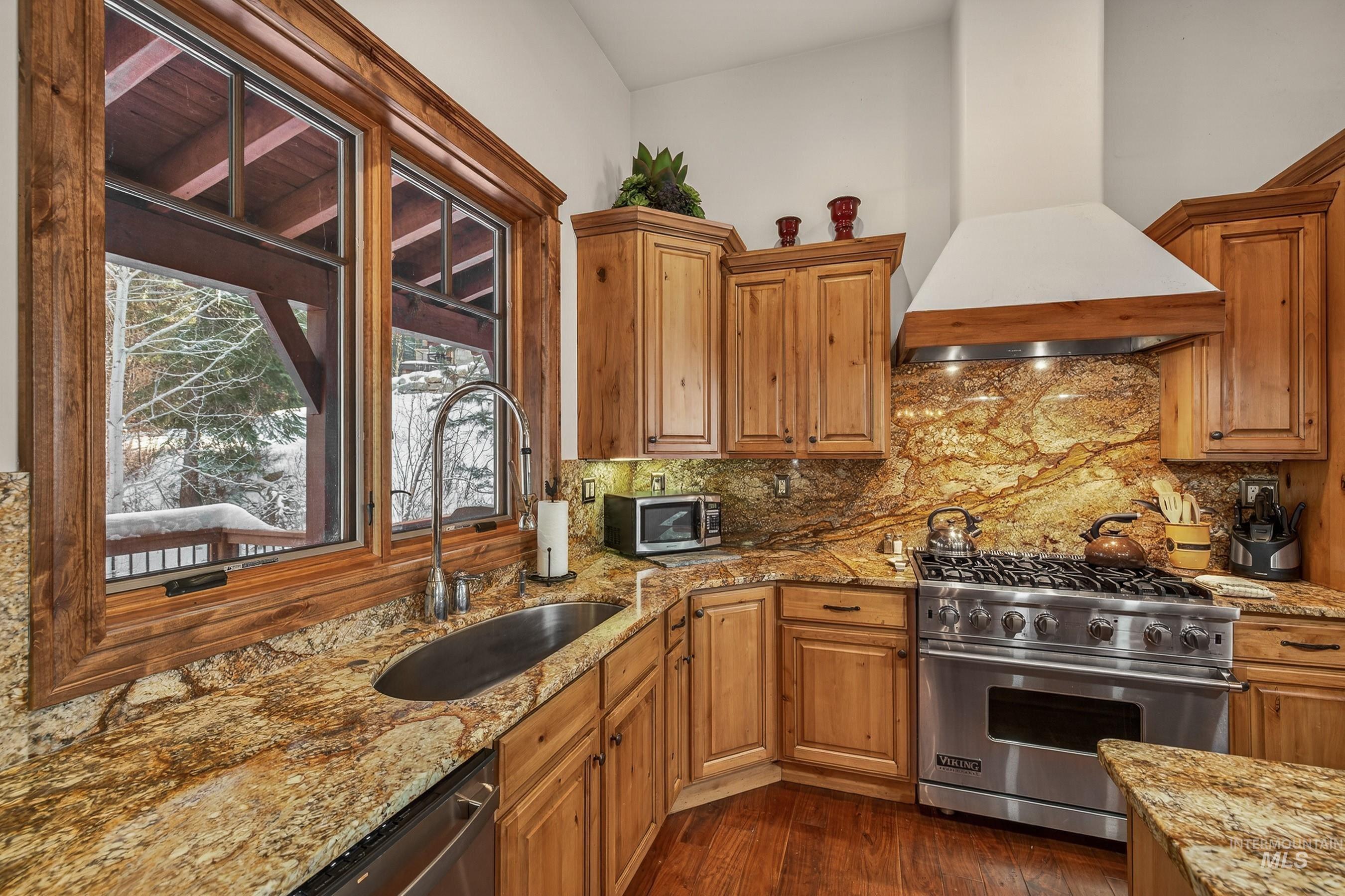 24 Steelhead Court, Donnelly, Idaho 83615, 4 Bedrooms, 4.5 Bathrooms, Residential For Sale, Price $2,388,000,MLS 98974438