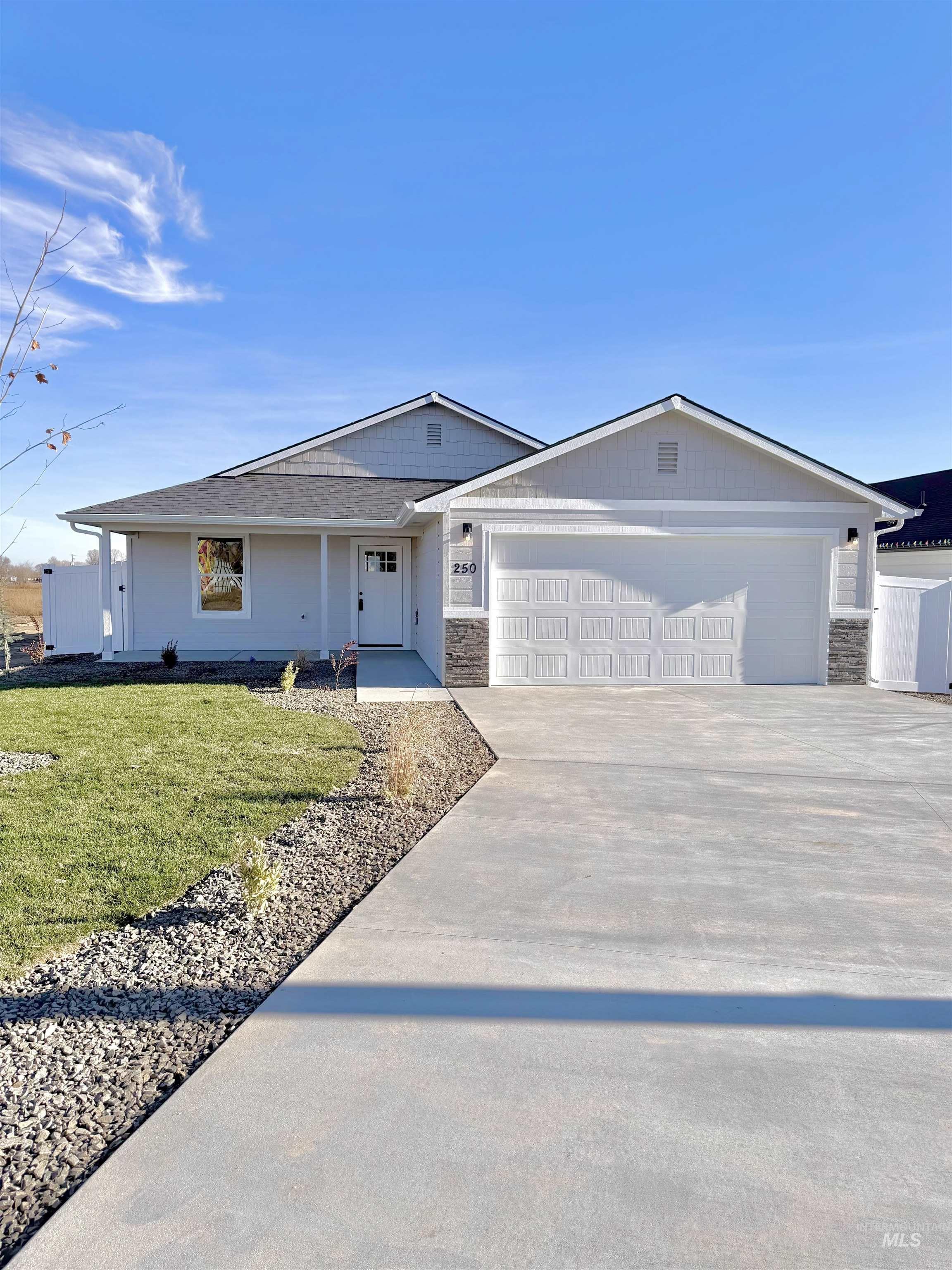 1903 Oregon Lane, Caldwell, Idaho 83605, 3 Bedrooms, 2 Bathrooms, Residential For Sale, Price $405,000,MLS 98974439