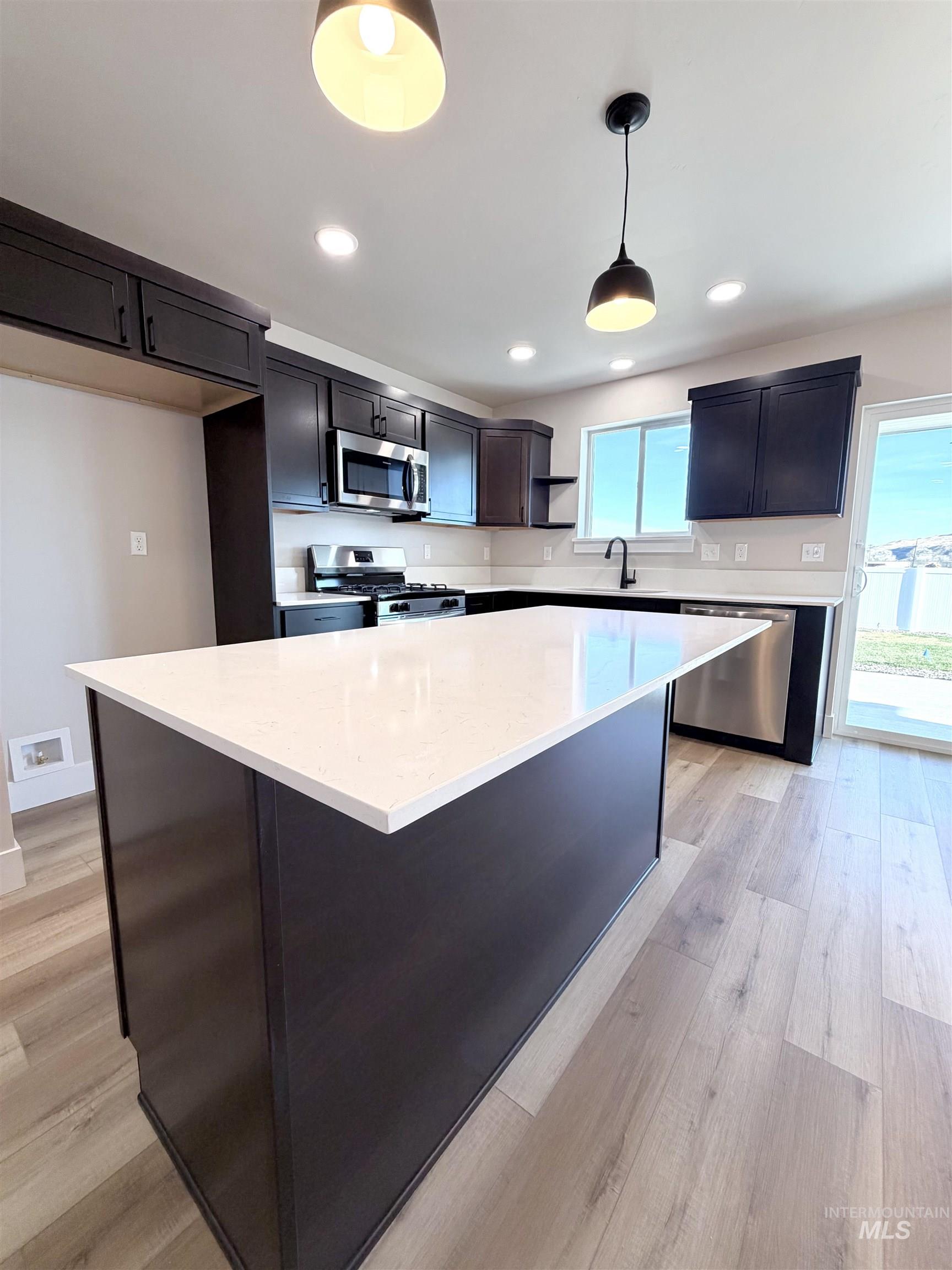 1903 Oregon Lane, Caldwell, Idaho 83605, 3 Bedrooms, 2 Bathrooms, Residential For Sale, Price $405,000,MLS 98974439