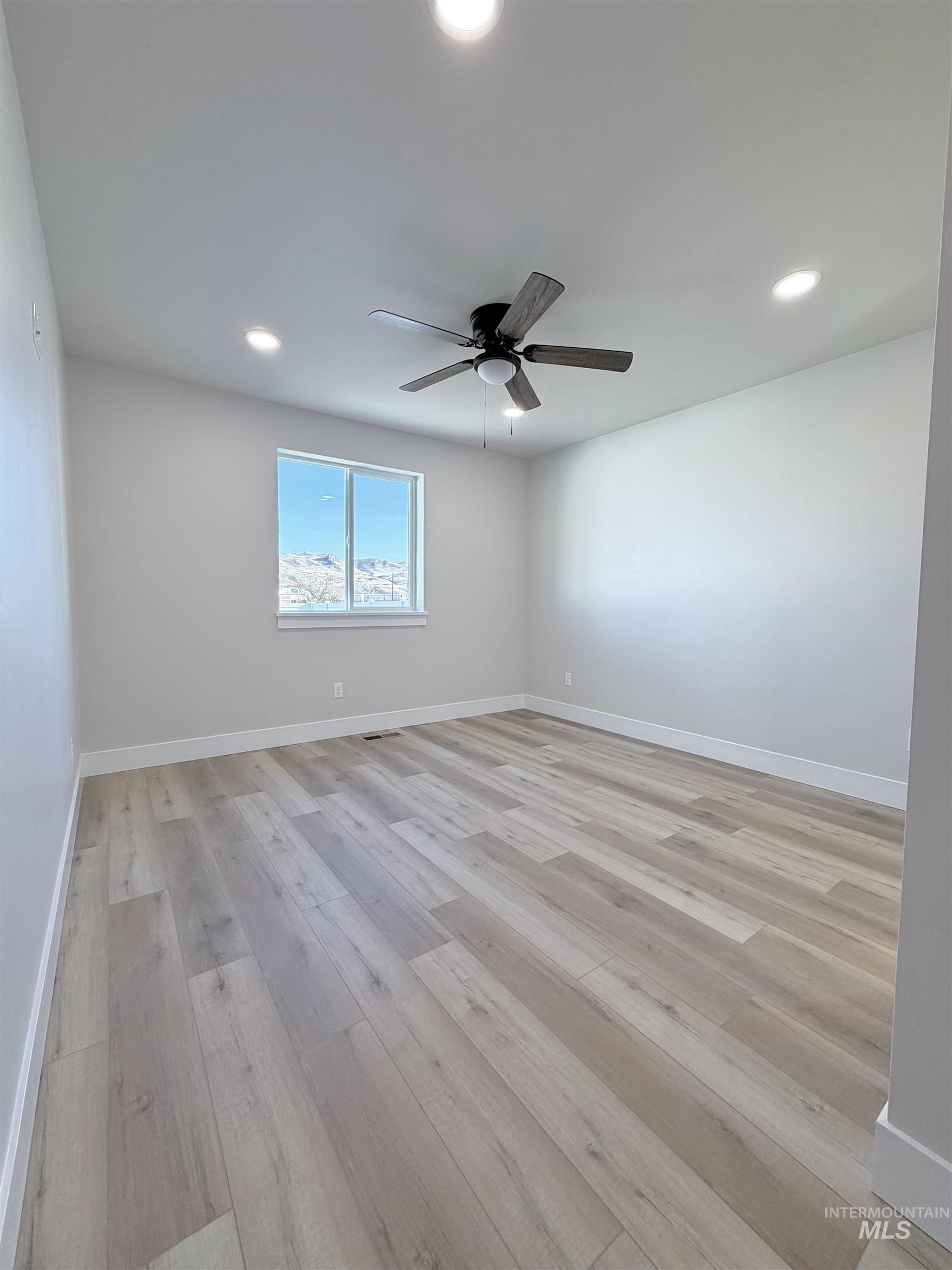 1903 Oregon Lane, Caldwell, Idaho 83605, 3 Bedrooms, 2 Bathrooms, Residential For Sale, Price $405,000,MLS 98974439