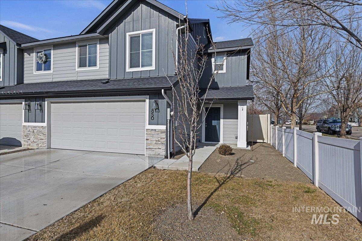 850 W Woodpine St, Meridian, Idaho 83646-6060, 3 Bedrooms, 2.5 Bathrooms, Residential For Sale, Price $384,990,MLS 98974440