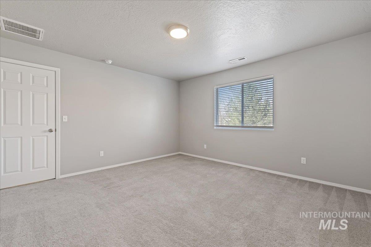 850 W Woodpine St, Meridian, Idaho 83646-6060, 3 Bedrooms, 2.5 Bathrooms, Residential For Sale, Price $384,990,MLS 98974440