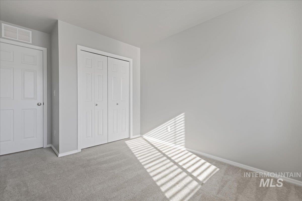 850 W Woodpine St, Meridian, Idaho 83646-6060, 3 Bedrooms, 2.5 Bathrooms, Residential For Sale, Price $384,990,MLS 98974440