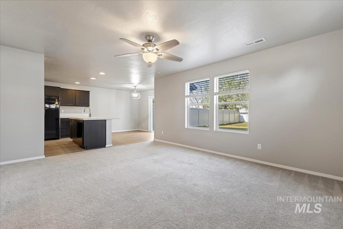 850 W Woodpine St, Meridian, Idaho 83646-6060, 3 Bedrooms, 2.5 Bathrooms, Residential For Sale, Price $384,990,MLS 98974440