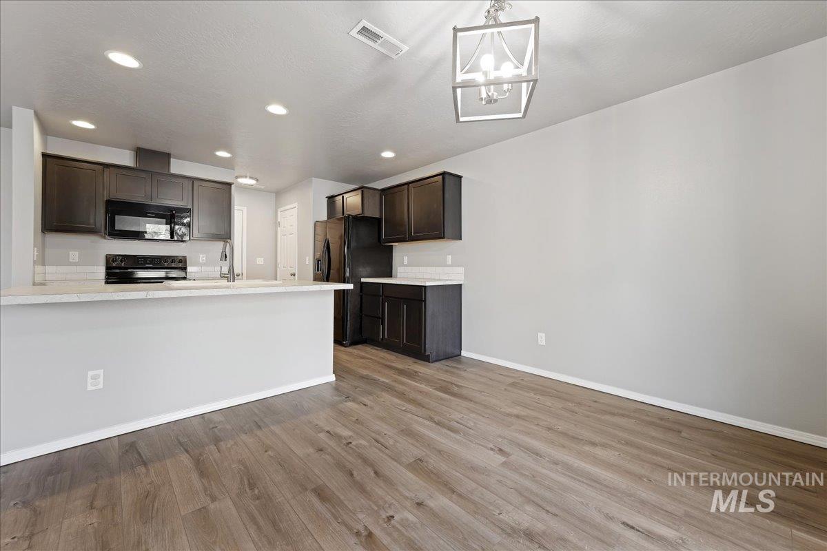 850 W Woodpine St, Meridian, Idaho 83646-6060, 3 Bedrooms, 2.5 Bathrooms, Residential For Sale, Price $384,990,MLS 98974440