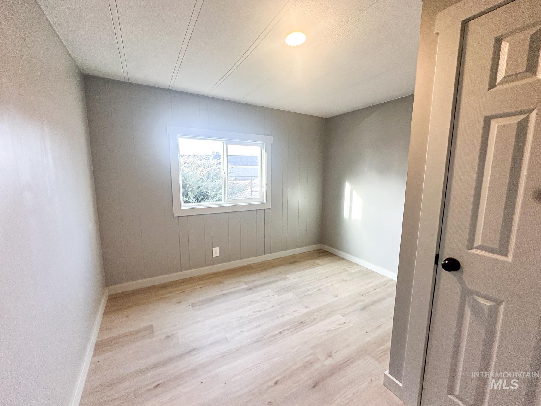 5285 N Glen, Boise, Idaho 83714, 2 Bedrooms, 1 Bathroom, Residential For Sale, Price $59,900, 98974443