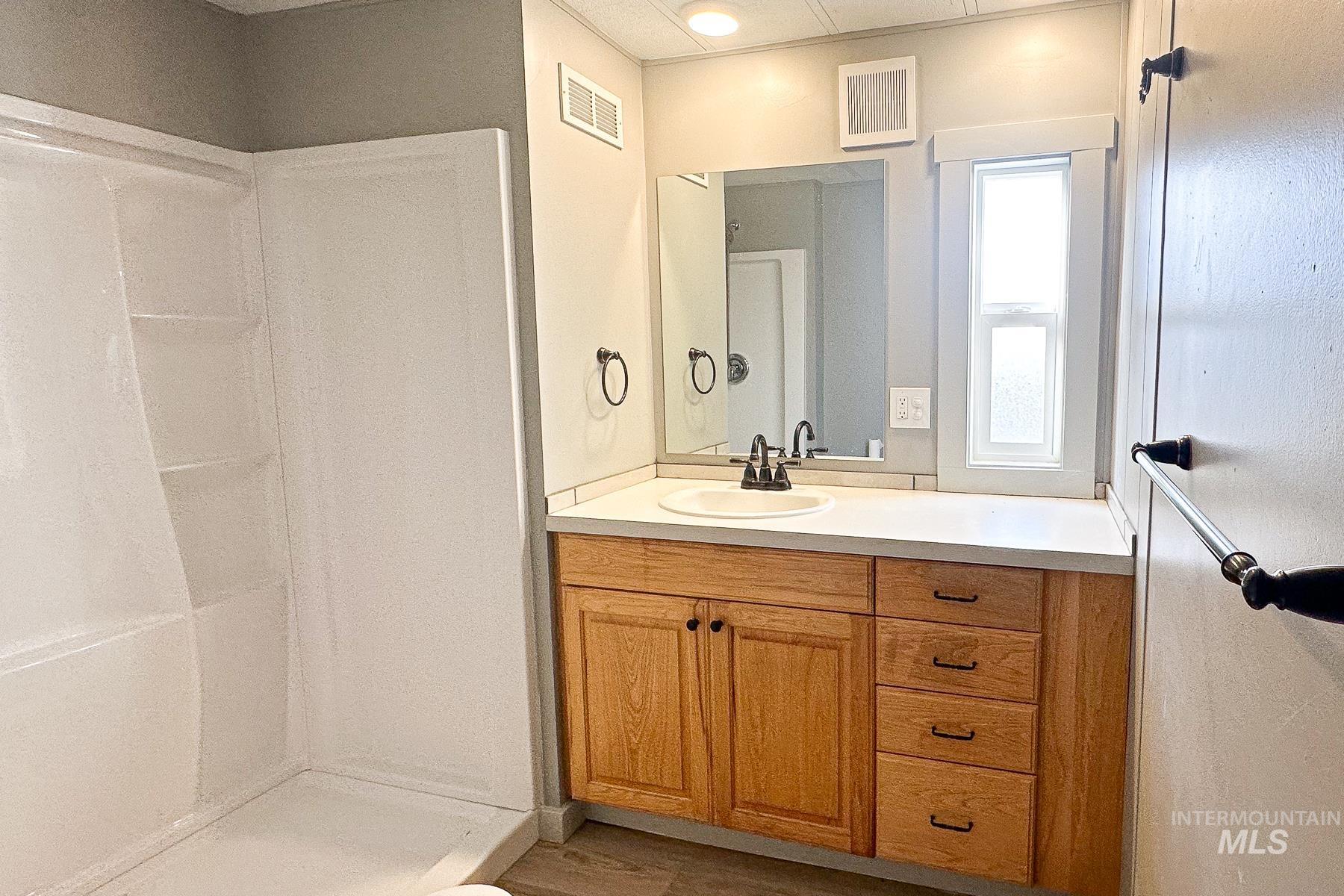 5285 N Glen, Boise, Idaho 83714, 2 Bedrooms, 1 Bathroom, Residential For Sale, Price $59,900, 98974443