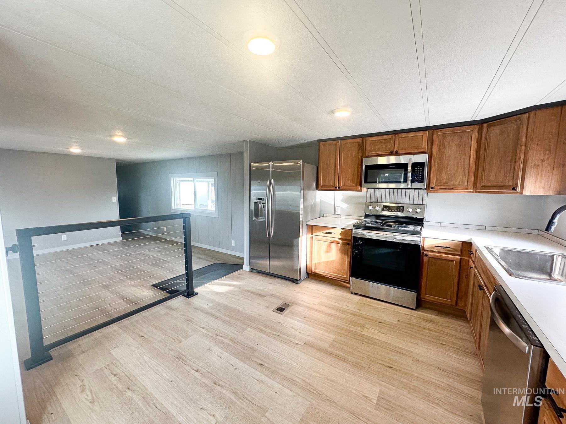 5285 N Glen, Boise, Idaho 83714, 2 Bedrooms, 1 Bathroom, Residential For Sale, Price $69,900,MLS 98974443