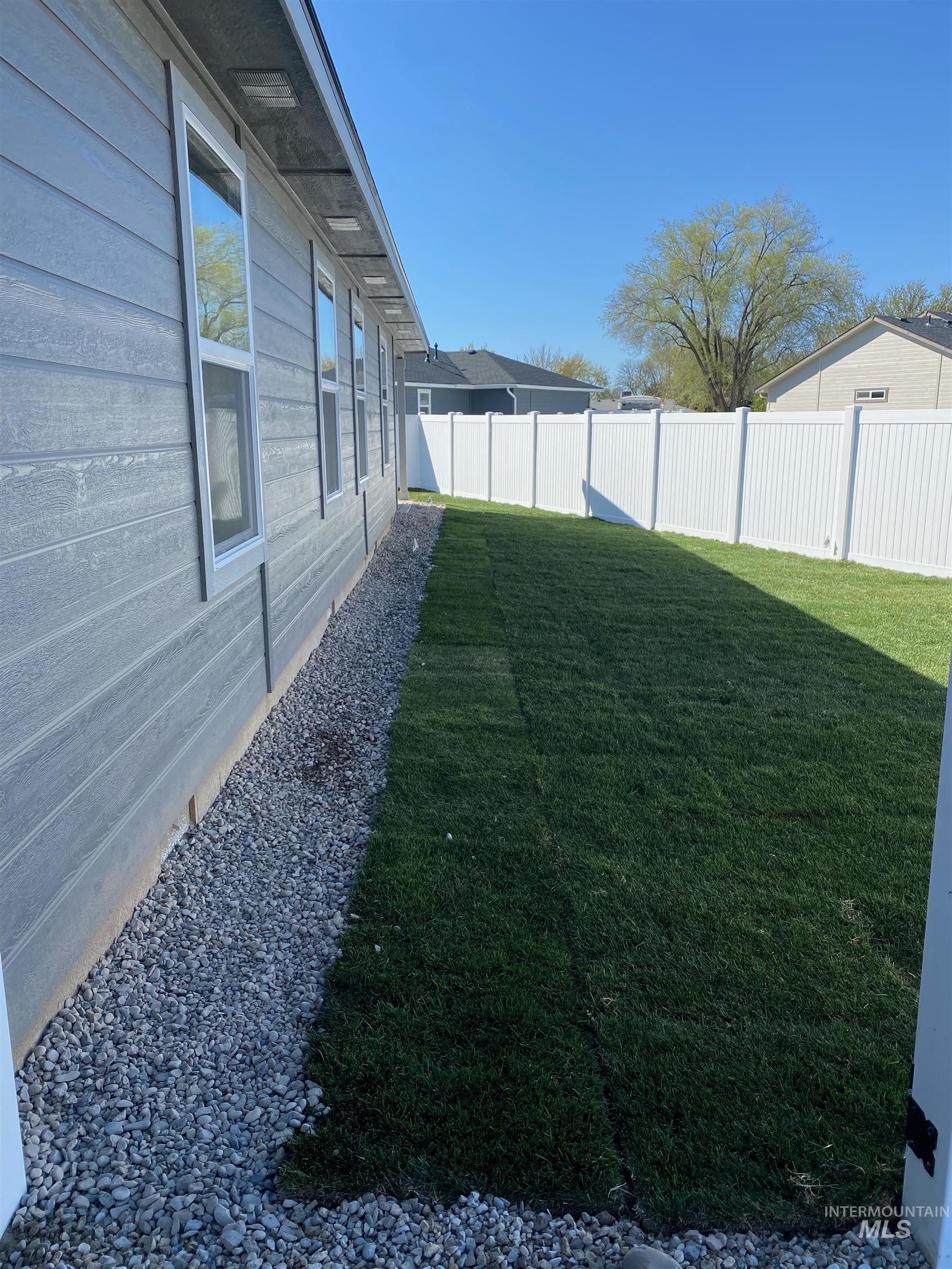 1902 Oregon Lane, Caldwell, Idaho 83605, 3 Bedrooms, 2 Bathrooms, Residential For Sale, Price $399,999,MLS 98974445