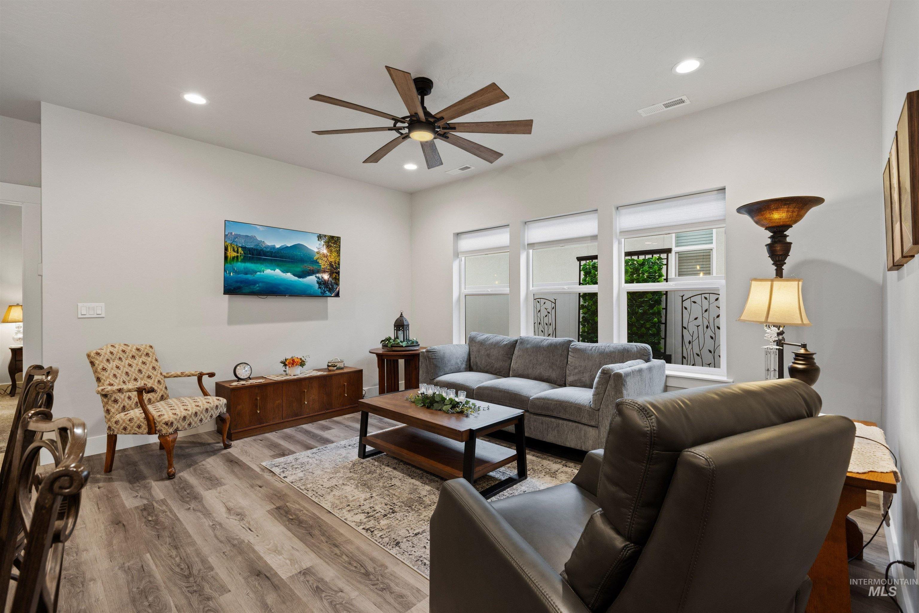 34 N Sagehen Lane, Nampa, Idaho 83651, 2 Bedrooms, 2 Bathrooms, Residential For Sale, Price $330,000,MLS 98974449