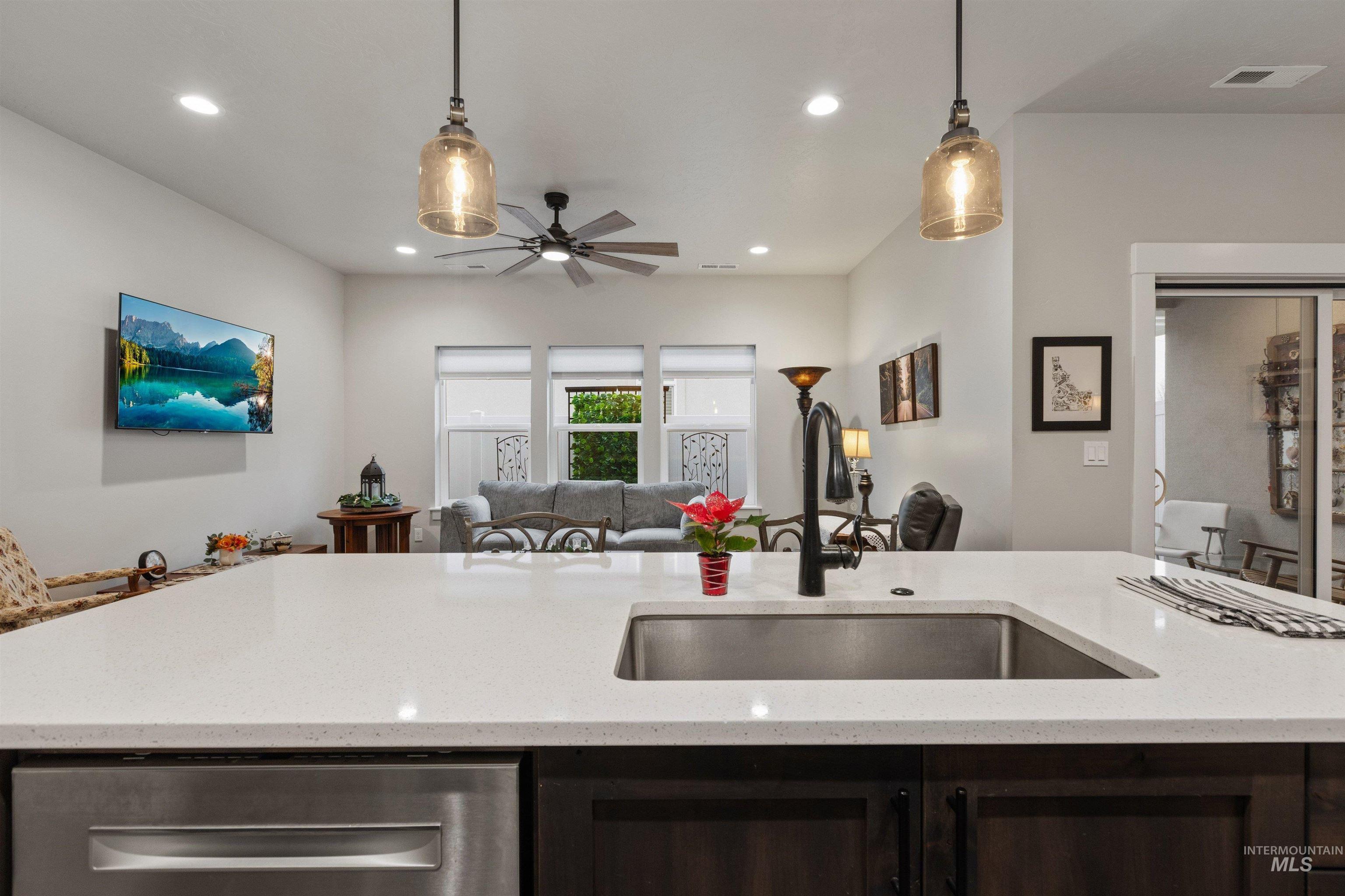 34 N Sagehen Lane, Nampa, Idaho 83651, 2 Bedrooms, 2 Bathrooms, Residential For Sale, Price $330,000,MLS 98974449