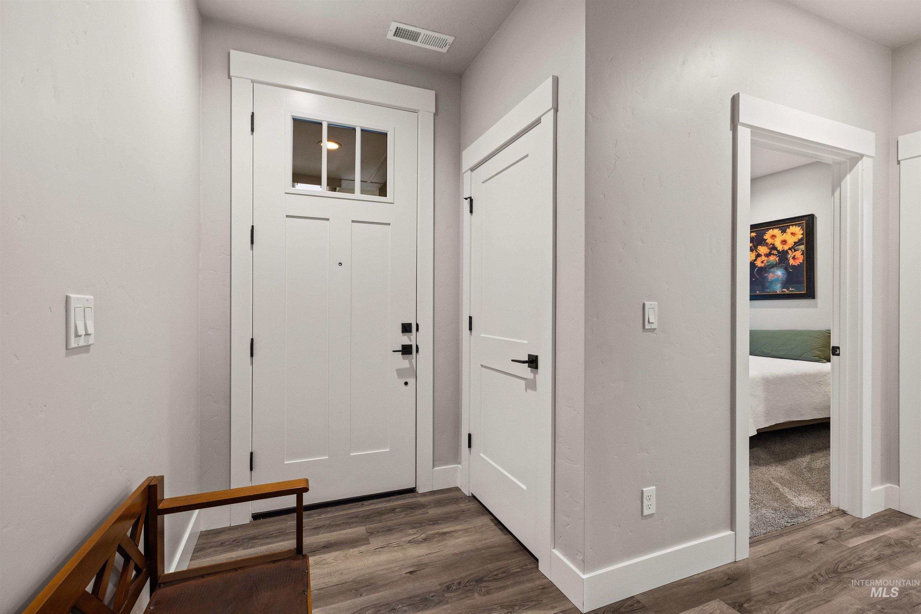 34 N Sagehen Lane, Nampa, Idaho 83651, 2 Bedrooms, 2 Bathrooms, Residential For Sale, Price $330,000,MLS 98974449