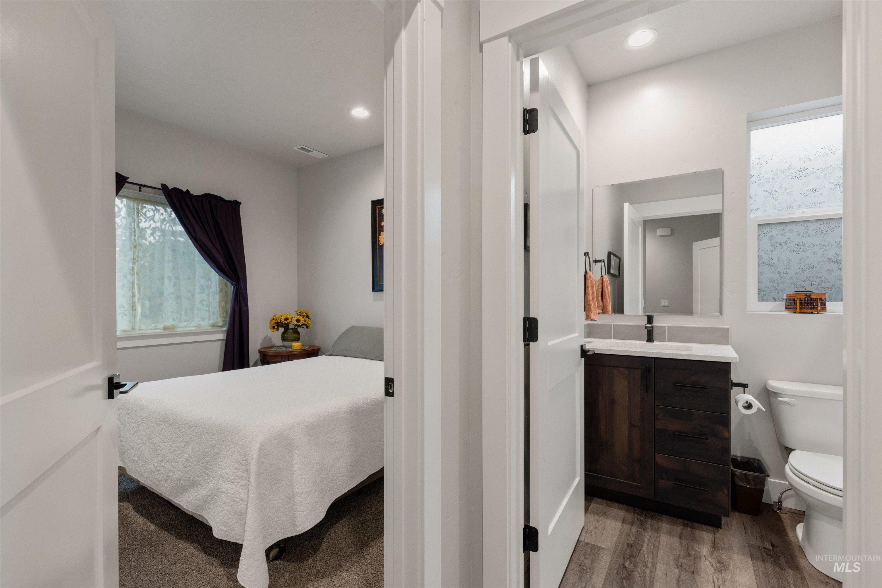 34 N Sagehen Lane, Nampa, Idaho 83651, 2 Bedrooms, 2 Bathrooms, Residential For Sale, Price $330,000,MLS 98974449