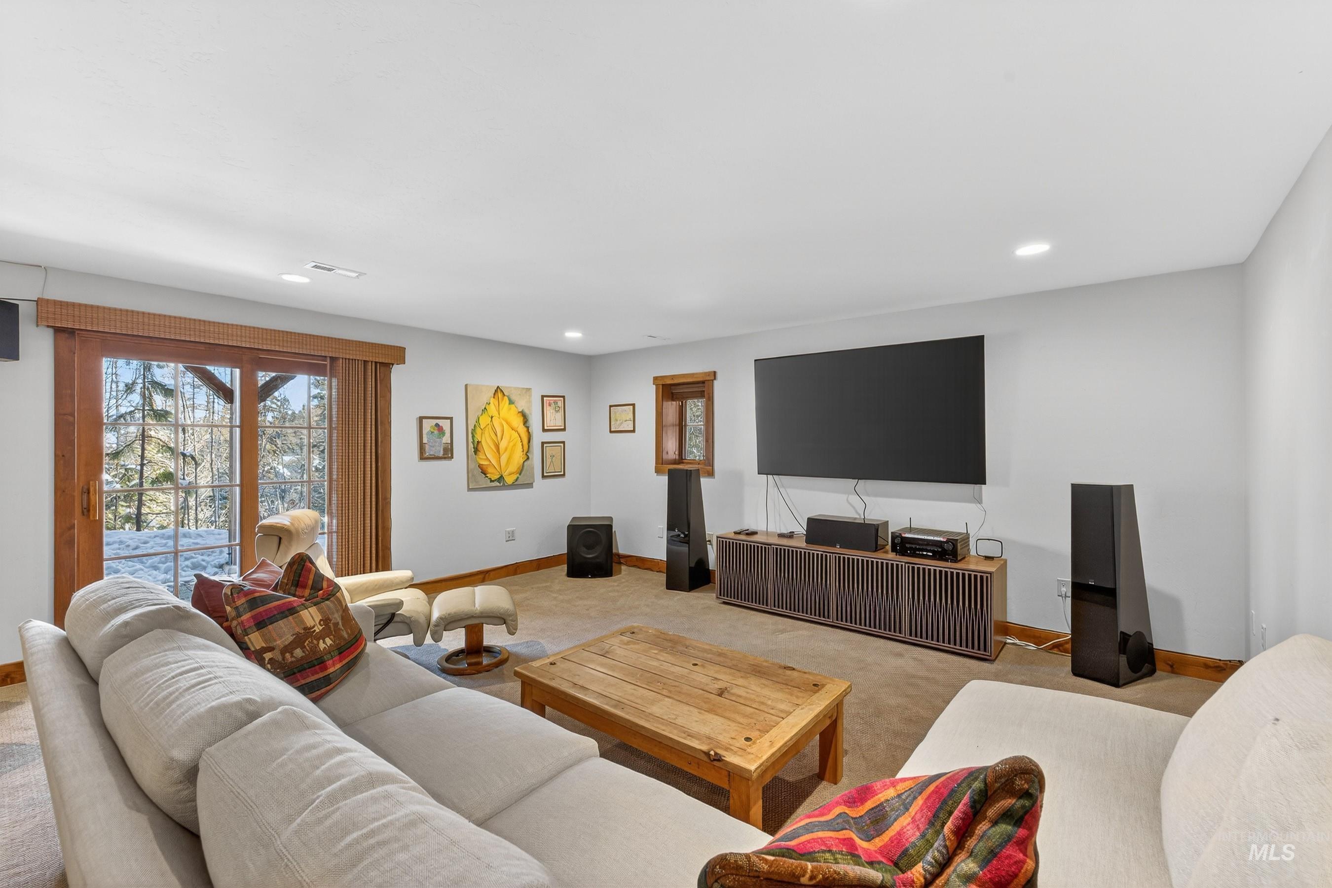 28 Francois Court, Donnelly, Idaho 83615, 4 Bedrooms, 4 Bathrooms, Residential For Sale, Price $1,975,000,MLS 98974452