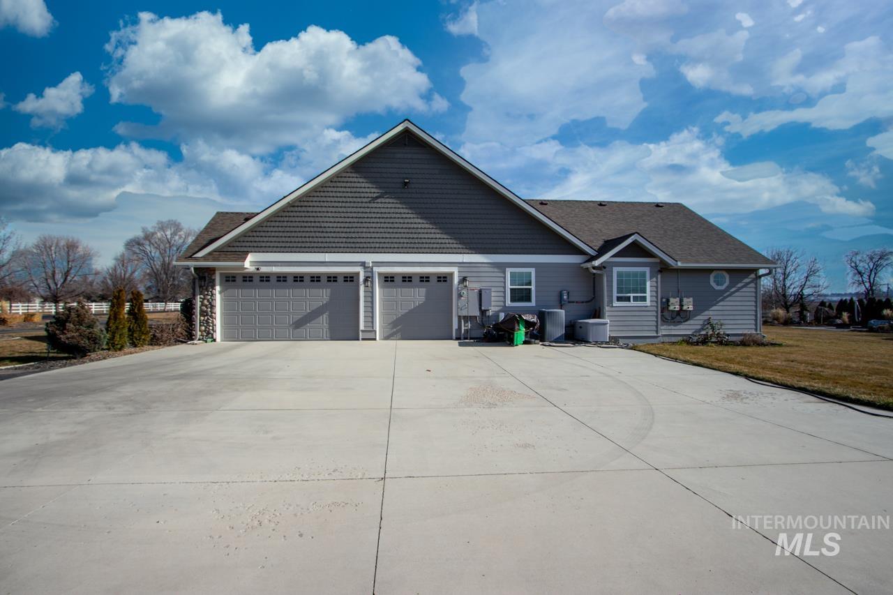 4047 Saint James Loop, Nampa, Idaho 83687, 3 Bedrooms, 3.5 Bathrooms, Residential For Sale, Price $1,514,000,MLS 98974454