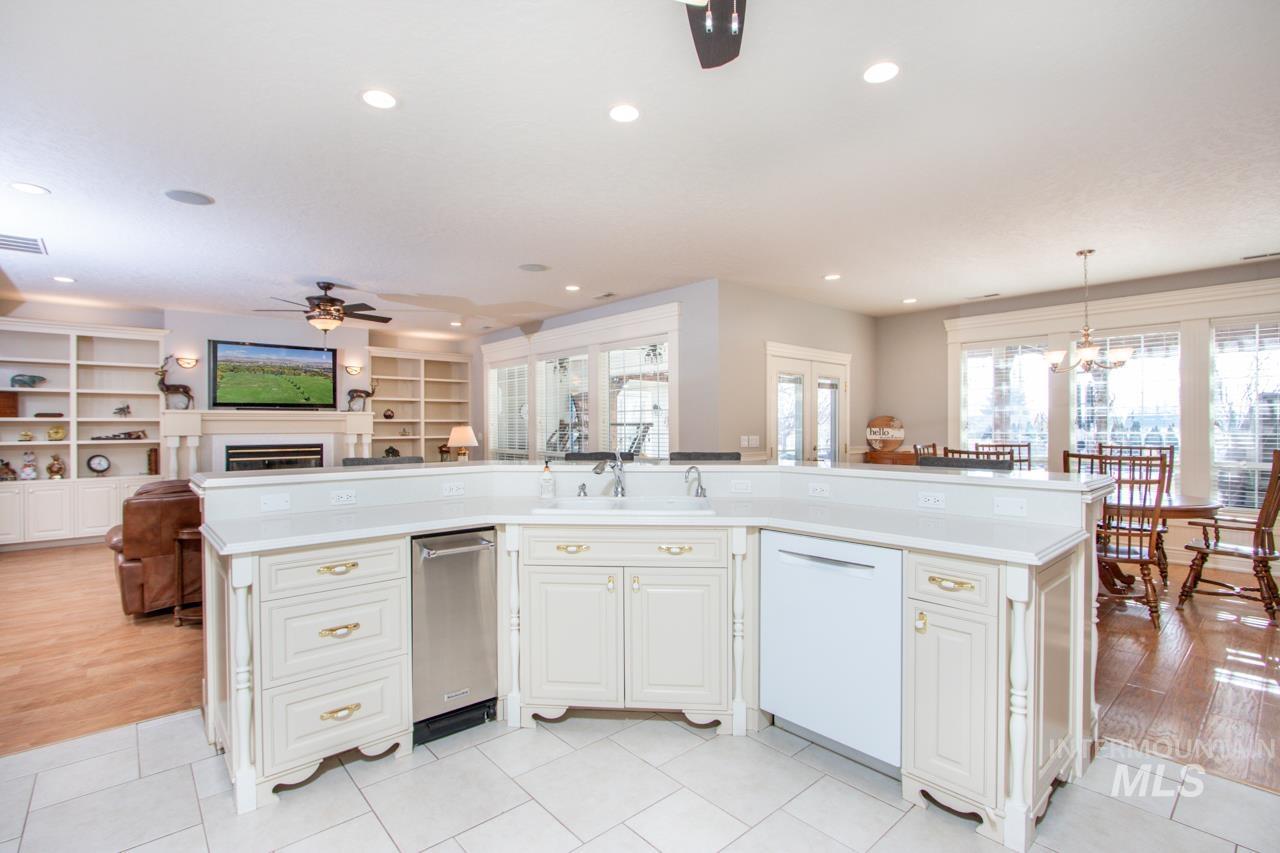 4047 Saint James Loop, Nampa, Idaho 83687, 3 Bedrooms, 3.5 Bathrooms, Residential For Sale, Price $1,999,900,MLS 98974454