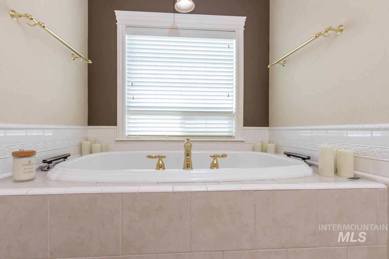 4047 Saint James Loop, Nampa, Idaho 83687, 3 Bedrooms, 3.5 Bathrooms, Residential For Sale, Price $1,999,900,MLS 98974454