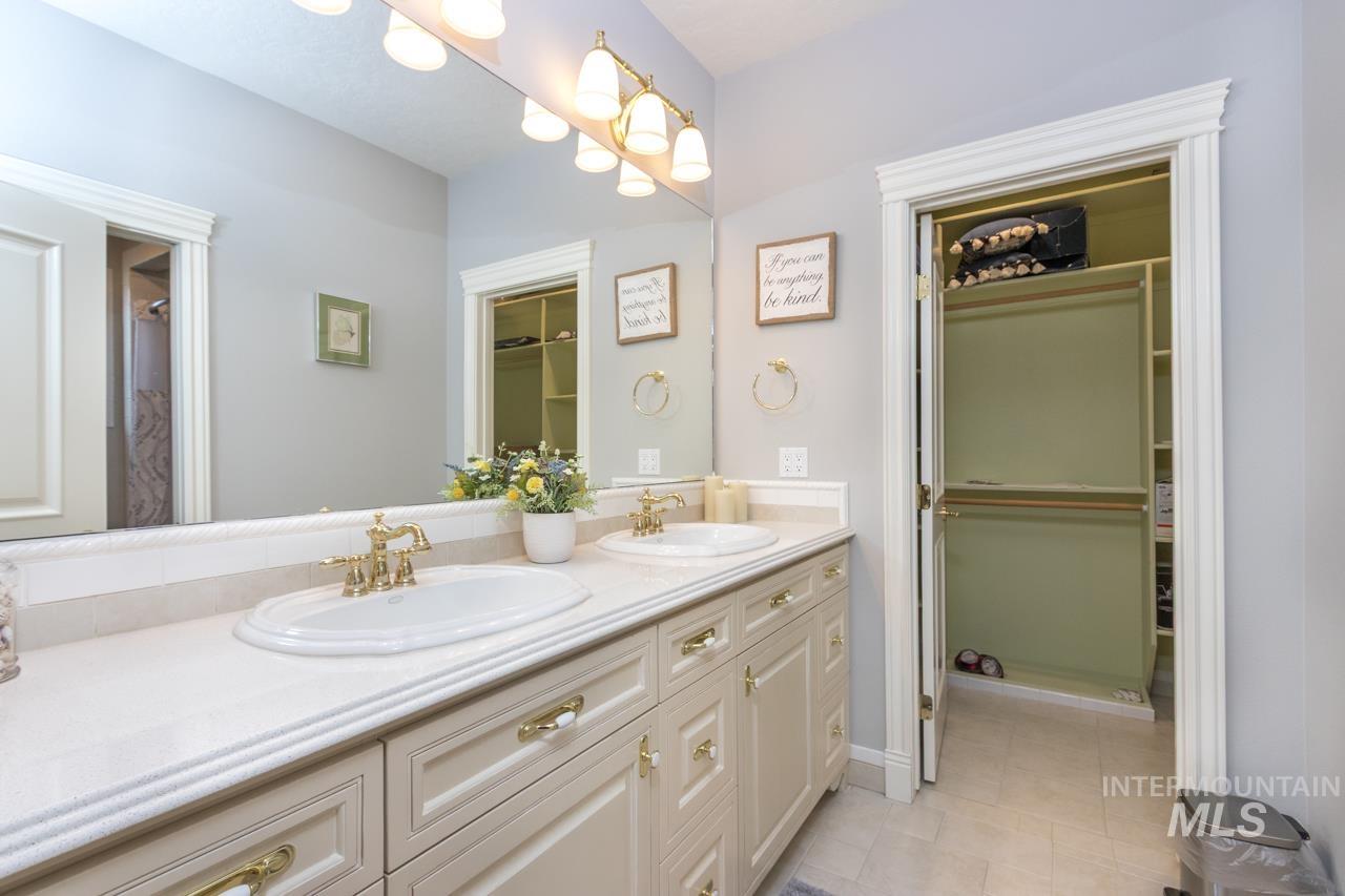 4047 Saint James Loop, Nampa, Idaho 83687, 3 Bedrooms, 3.5 Bathrooms, Residential For Sale, Price $1,999,900,MLS 98974454