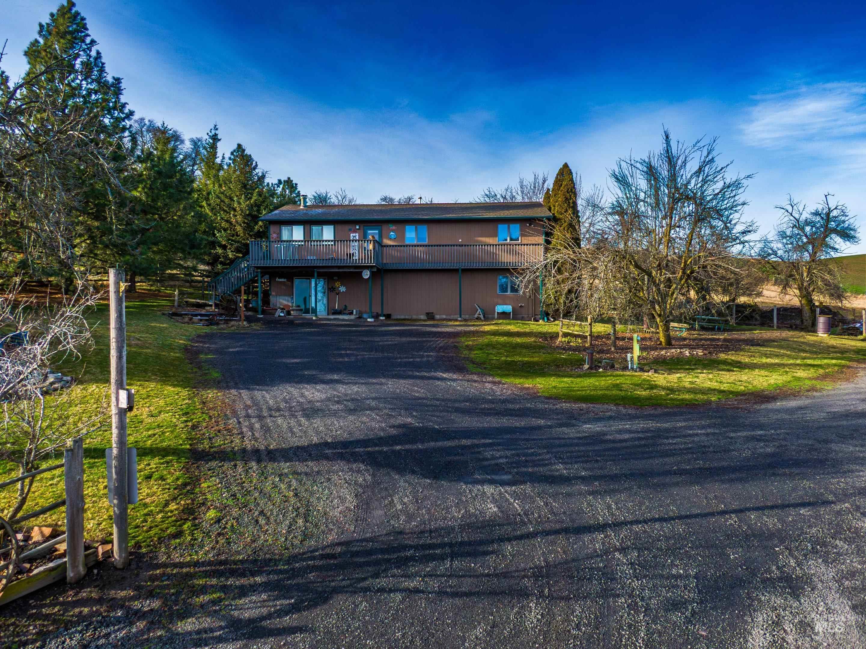 2256 W A Street, Moscow, Idaho 83843, 5 Bedrooms, 3 Bathrooms, Residential For Sale, Price $649,000,MLS 98974455