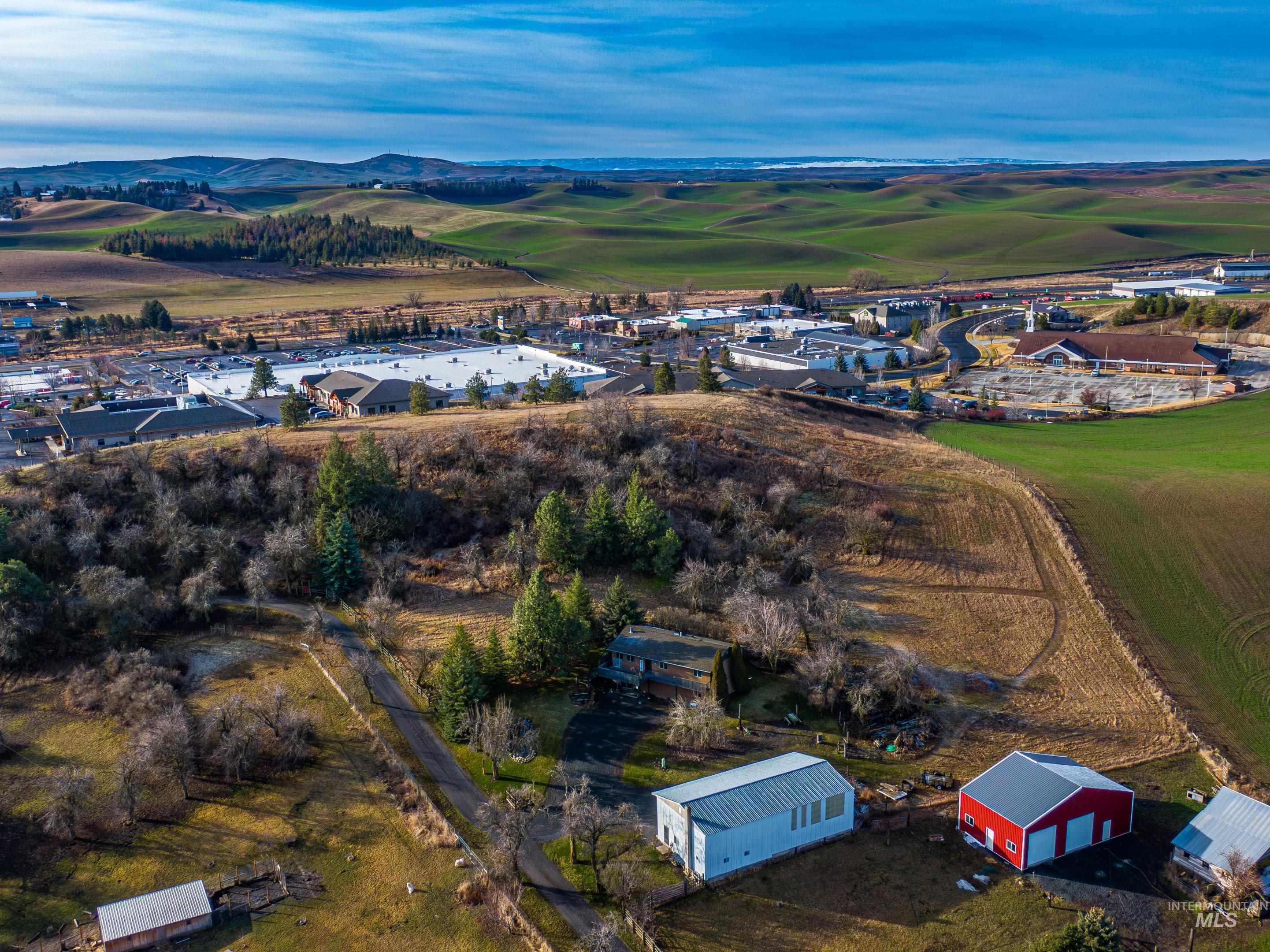 2256 W A Street, Moscow, Idaho 83843, 5 Bedrooms, 3 Bathrooms, Residential For Sale, Price $649,000,MLS 98974455