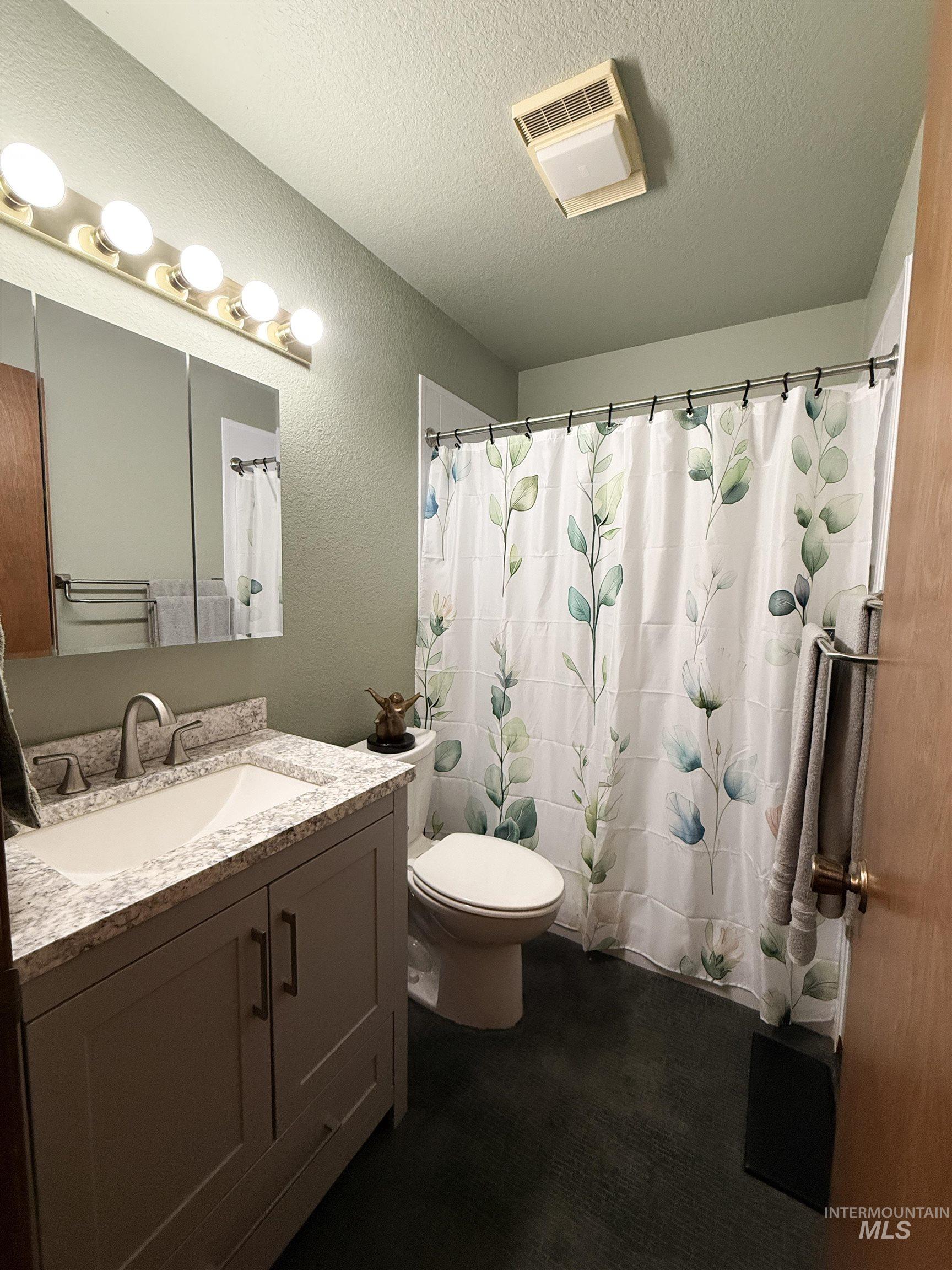 2256 W A Street, Moscow, Idaho 83843, 5 Bedrooms, 3 Bathrooms, Residential For Sale, Price $649,000,MLS 98974455