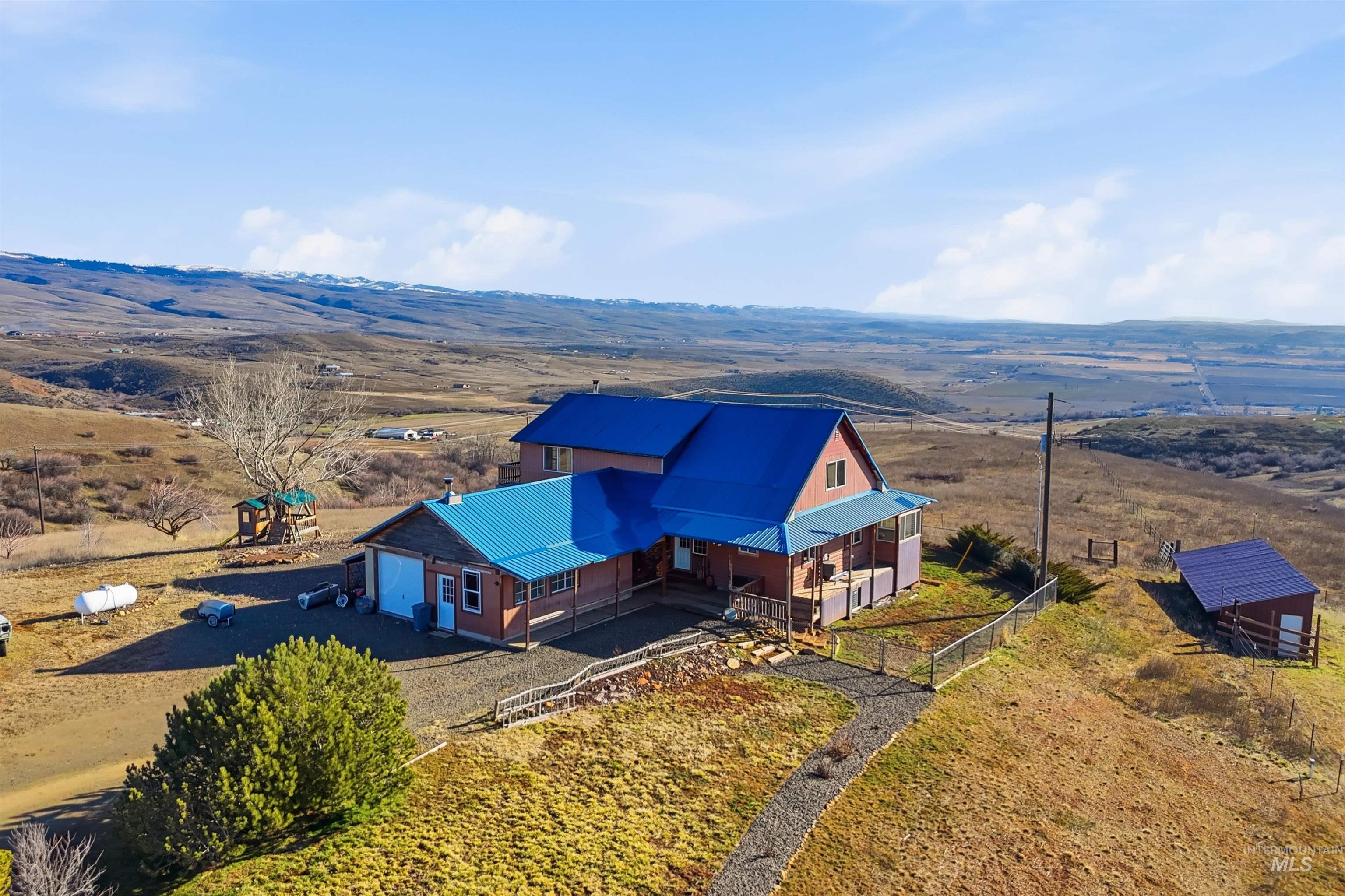 1252 Mesa, Mesa, Idaho 83643, 2 Bedrooms, 2 Bathrooms, Residential For Sale, Price $459,000,MLS 98974456