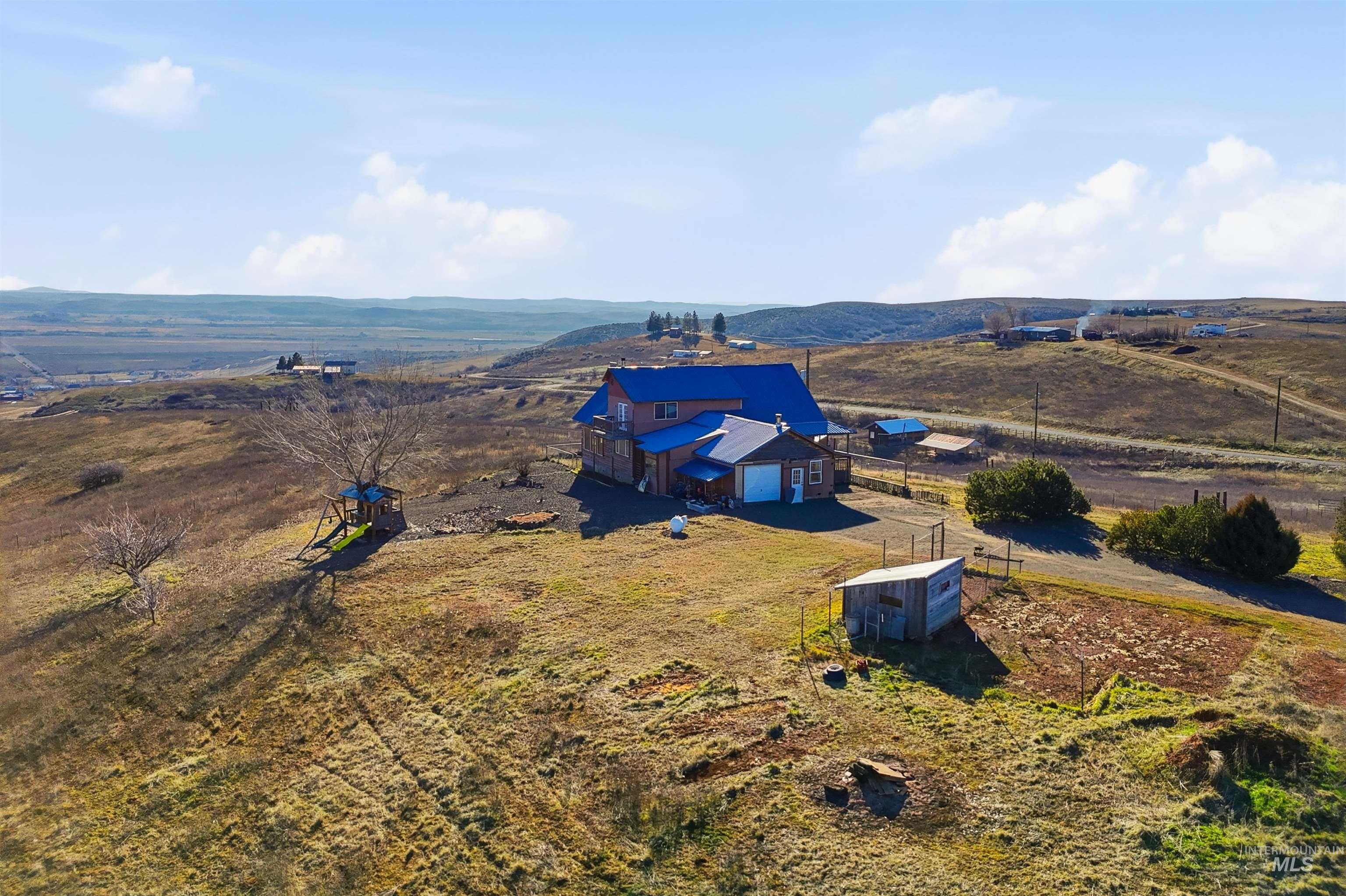 1252 Mesa, Mesa, Idaho 83643, 2 Bedrooms, 2 Bathrooms, Residential For Sale, Price $459,000,MLS 98974456