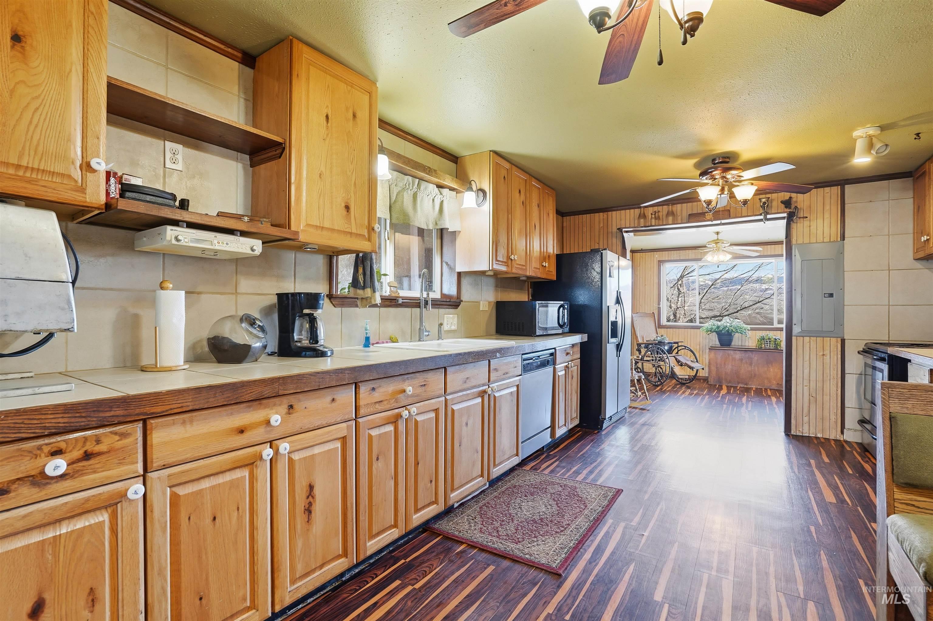 1252 Mesa, Mesa, Idaho 83643, 2 Bedrooms, 2 Bathrooms, Residential For Sale, Price $459,000,MLS 98974456