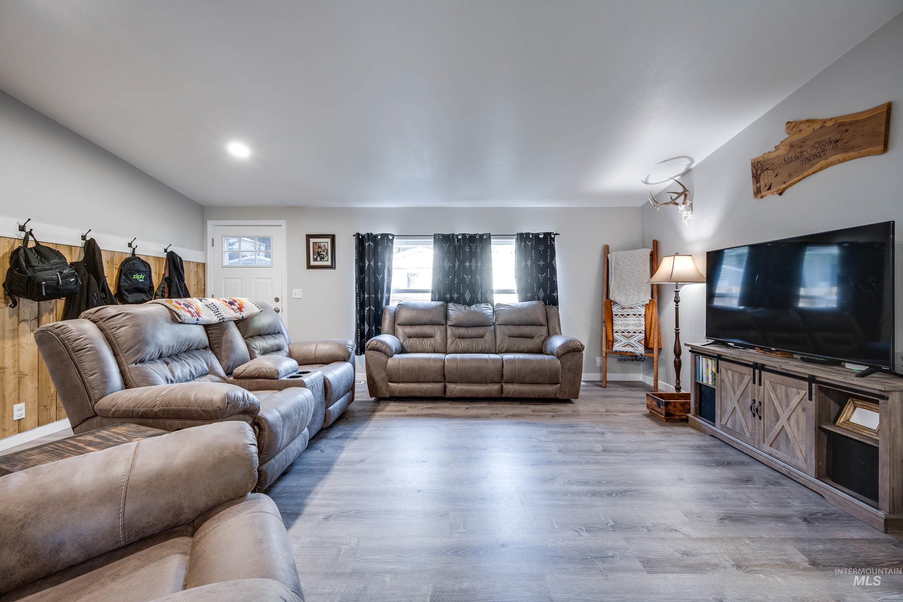 813 Bentz St, Troy, Idaho 83871, 3 Bedrooms, 2 Bathrooms, Residential For Sale, Price $320,000,MLS 98974457