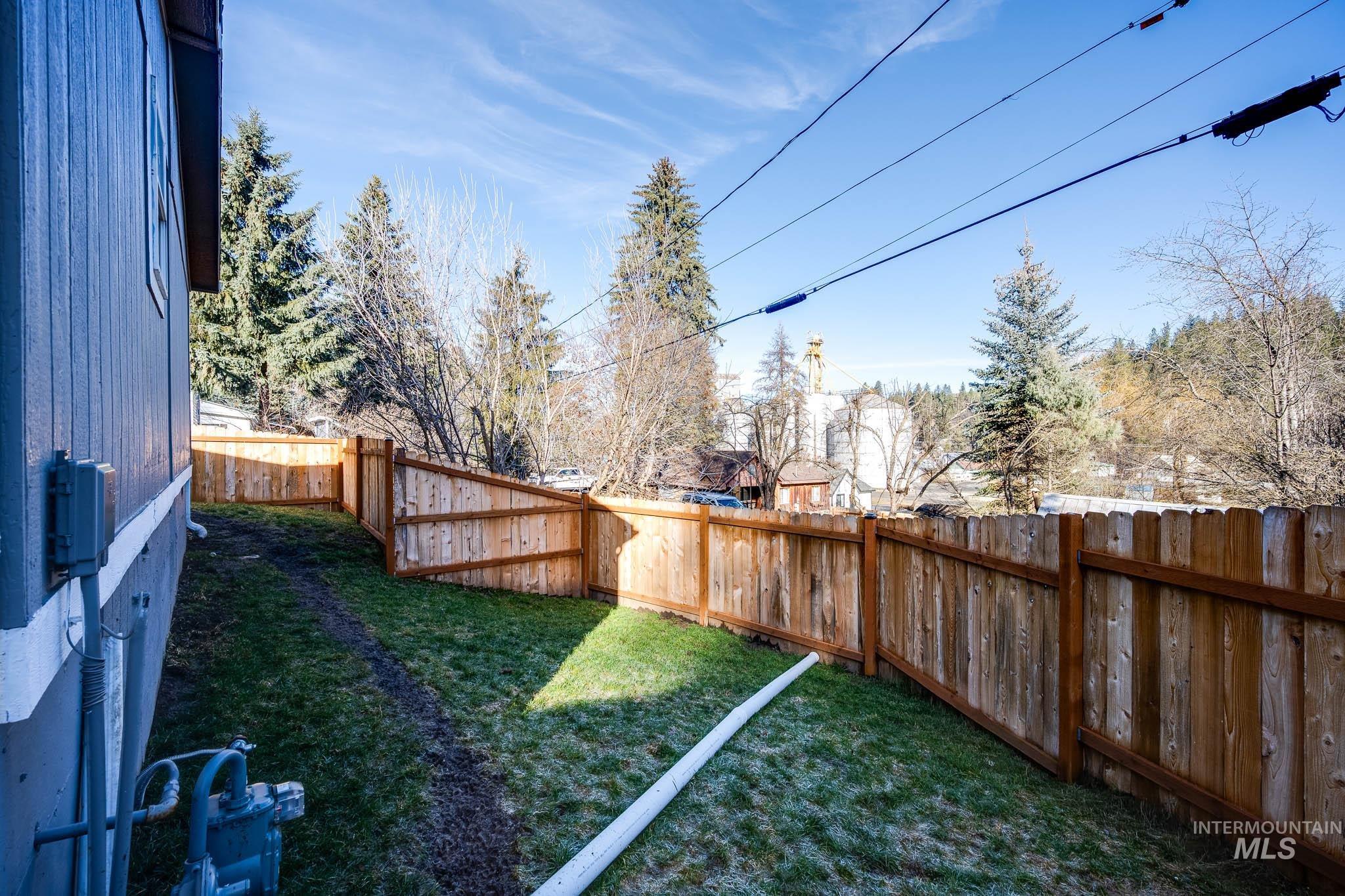 813 Bentz St, Troy, Idaho 83871, 3 Bedrooms, 2 Bathrooms, Residential For Sale, Price $320,000,MLS 98974457