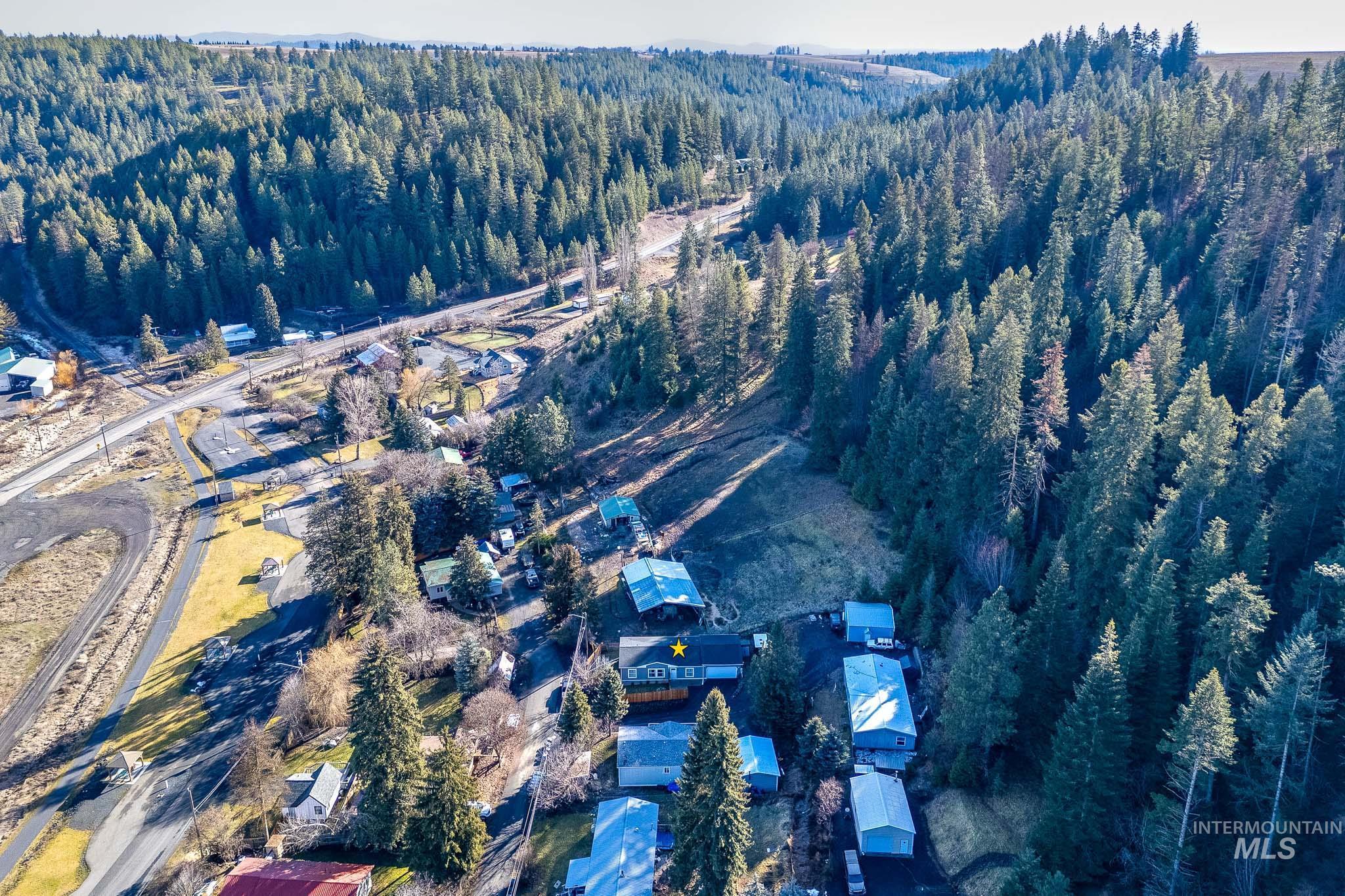 813 Bentz St, Troy, Idaho 83871, 3 Bedrooms, 2 Bathrooms, Residential For Sale, Price $320,000,MLS 98974457