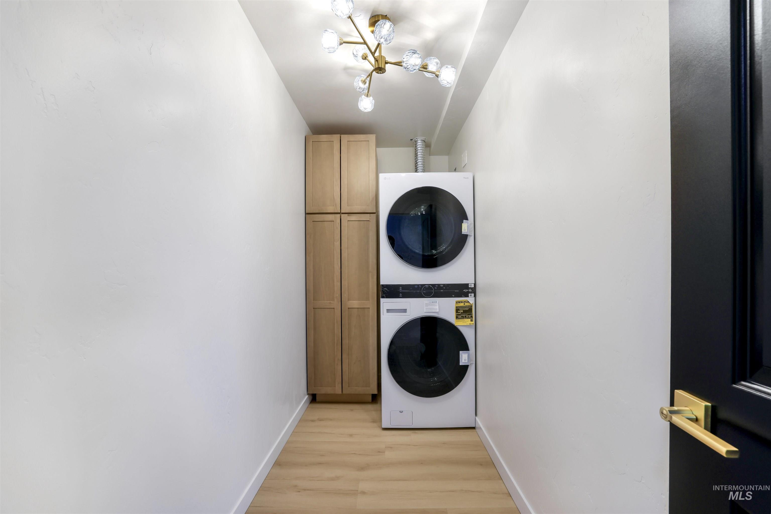 1443 E 4300 N, Buhl, Idaho 83316, 5 Bedrooms, 2 Bathrooms, Residential For Sale, Price $765,000, 98974460